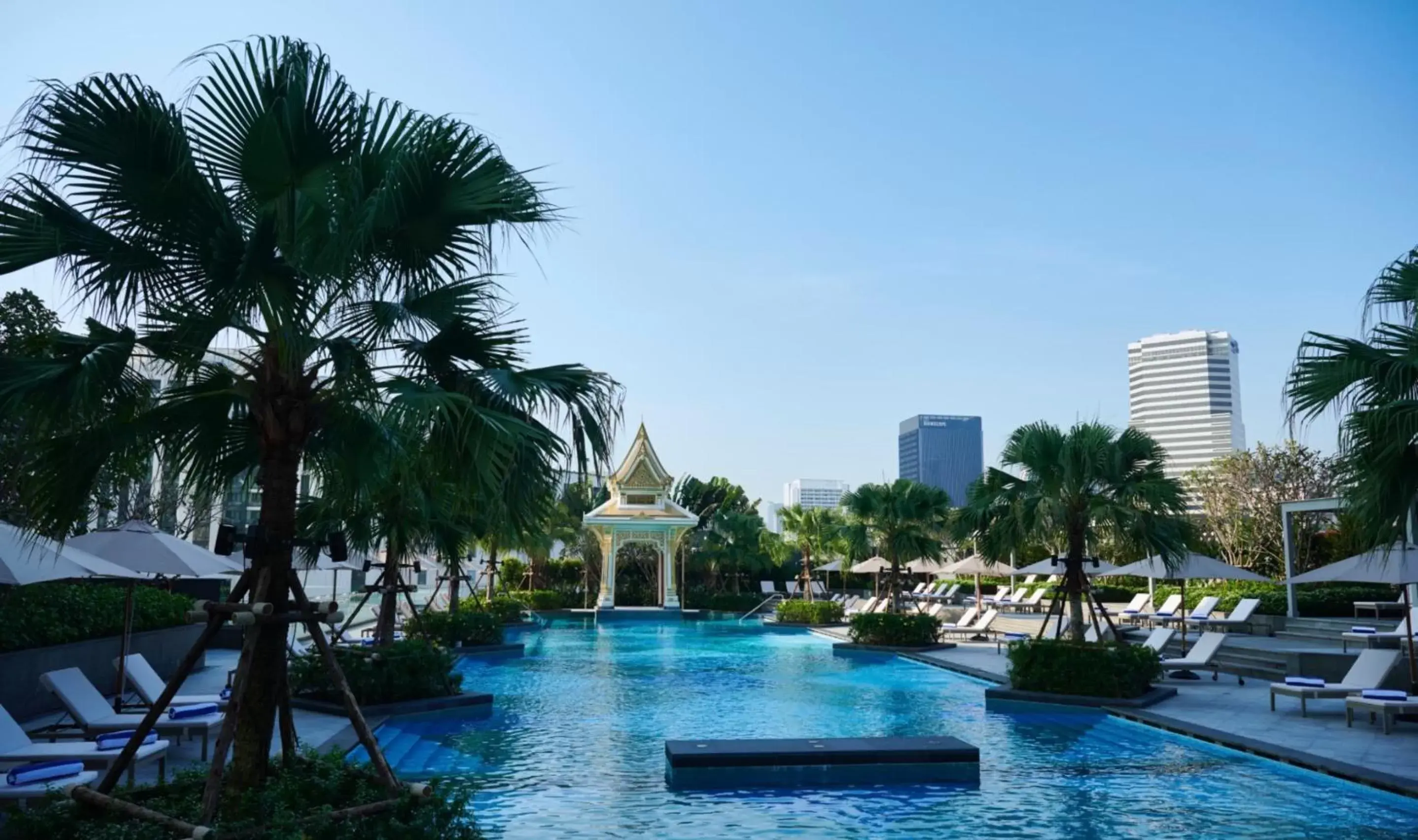 Swimming pool in Chatrium Grand Bangkok Swimming pool in Chatrium Grand Bangkok