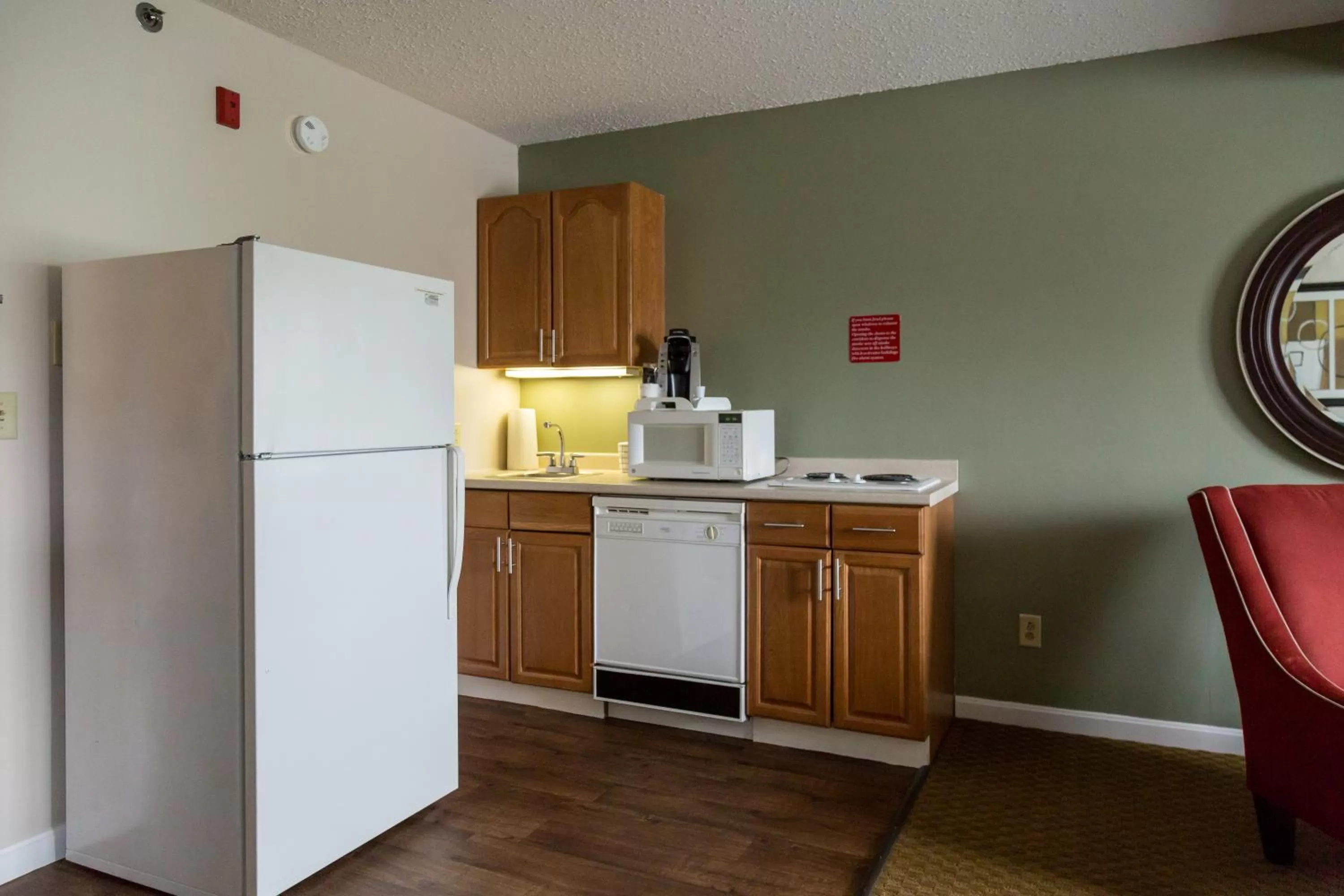 Kitchen or kitchenette in Quality Inn & Suites