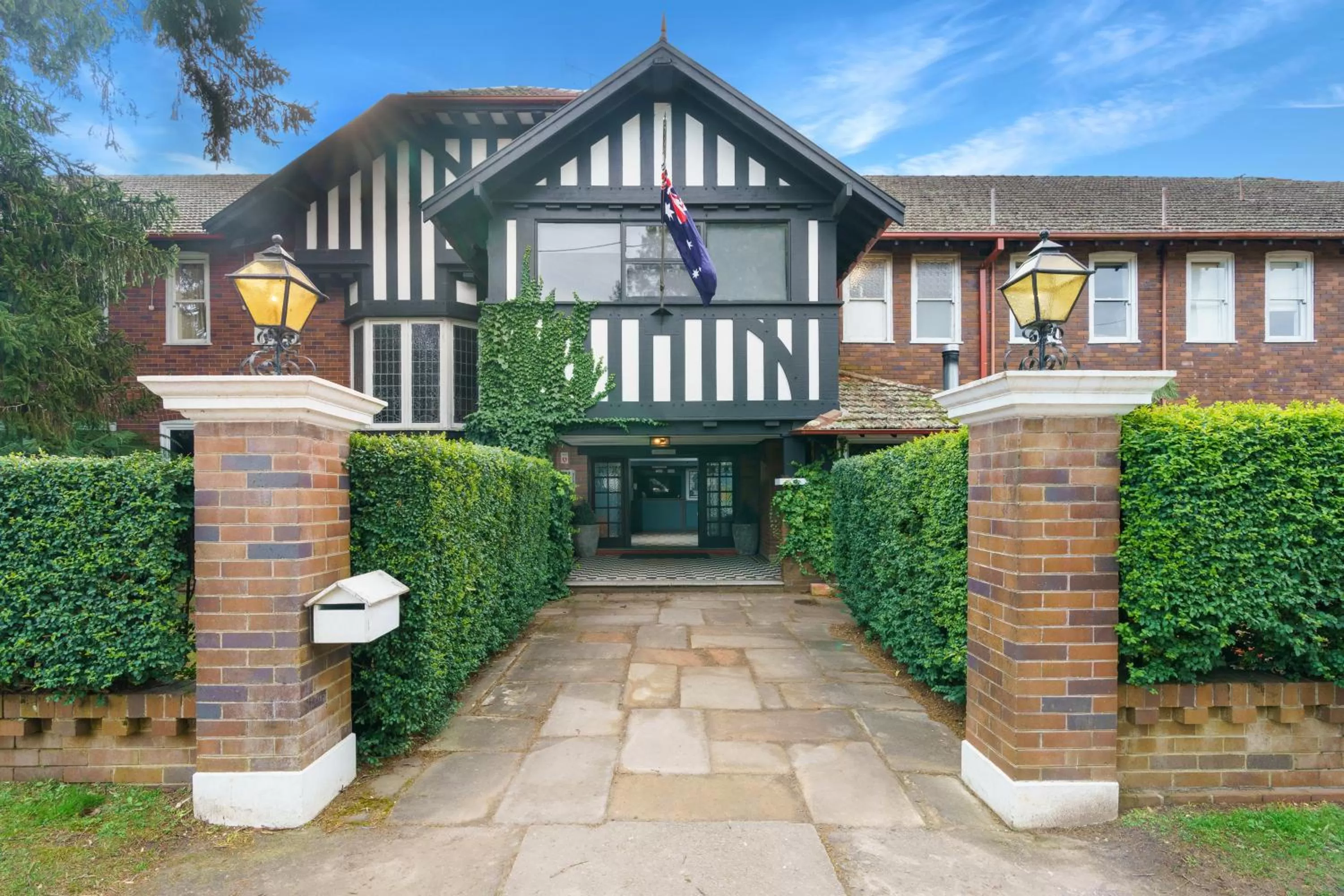 Property building in Bundanoon Hotel