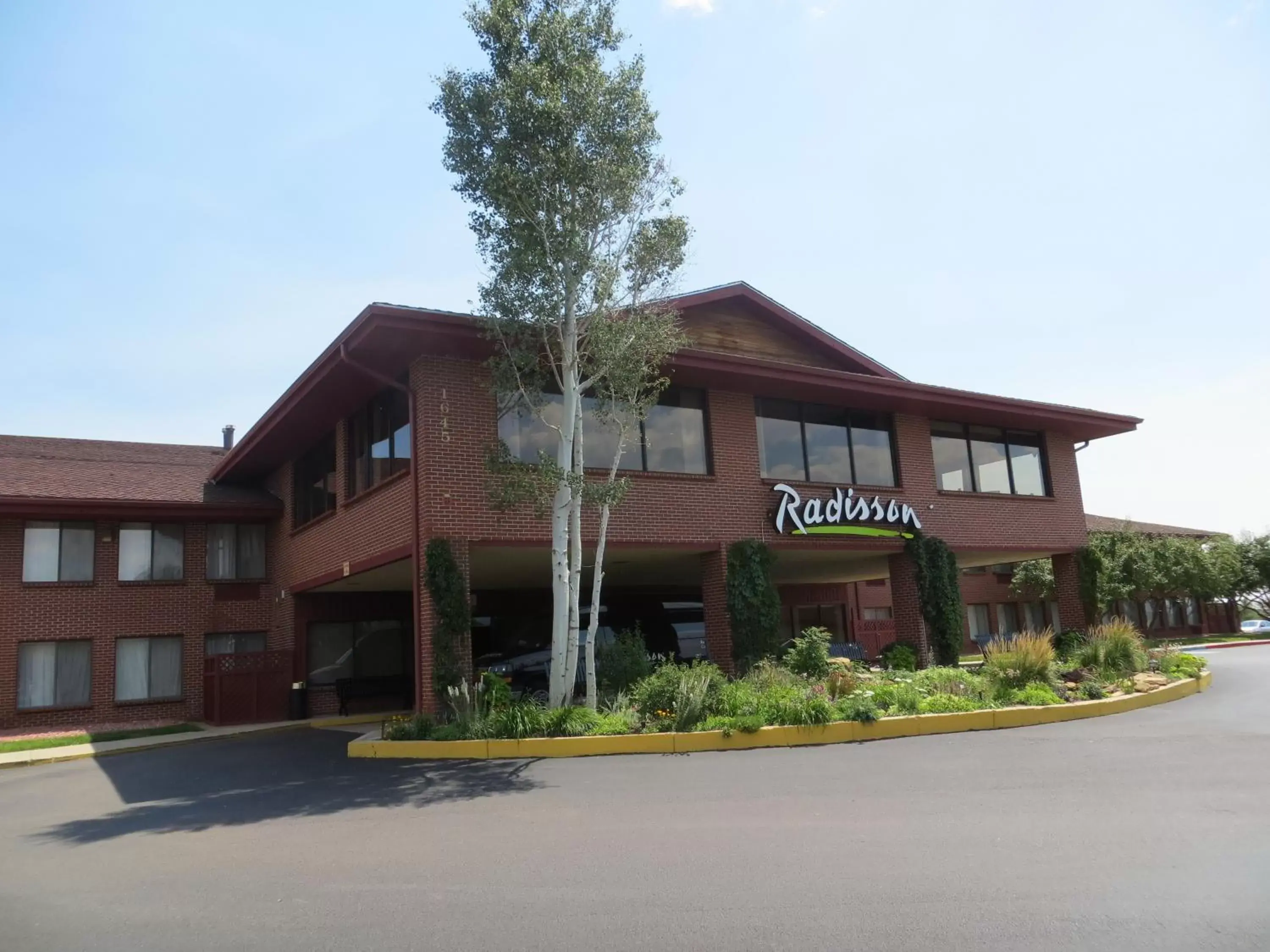 Property Building in Radisson Hotel Colorado Springs