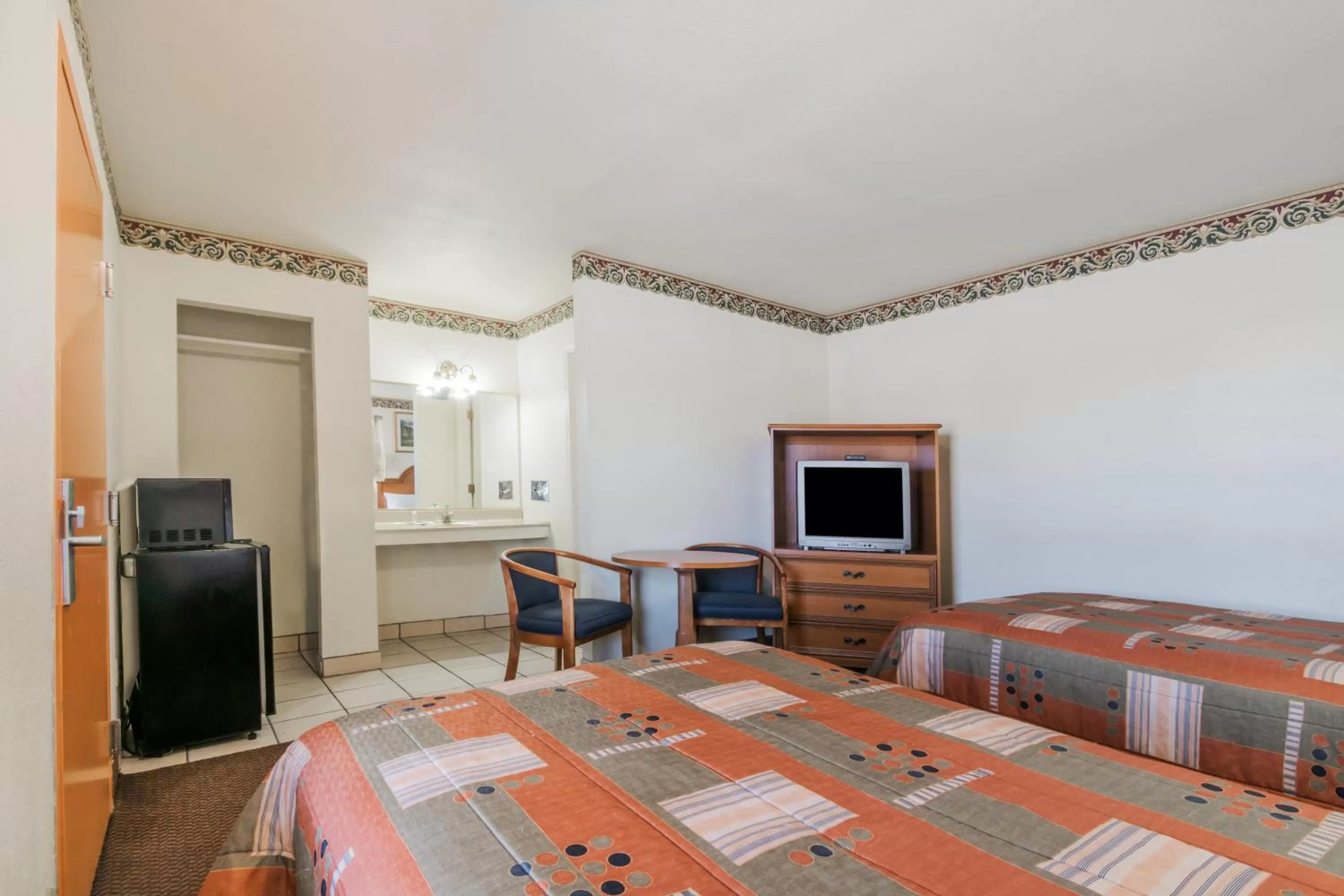 Double Room with Two Double Beds - Non-Smoking in Travelodge by Wyndham Temple