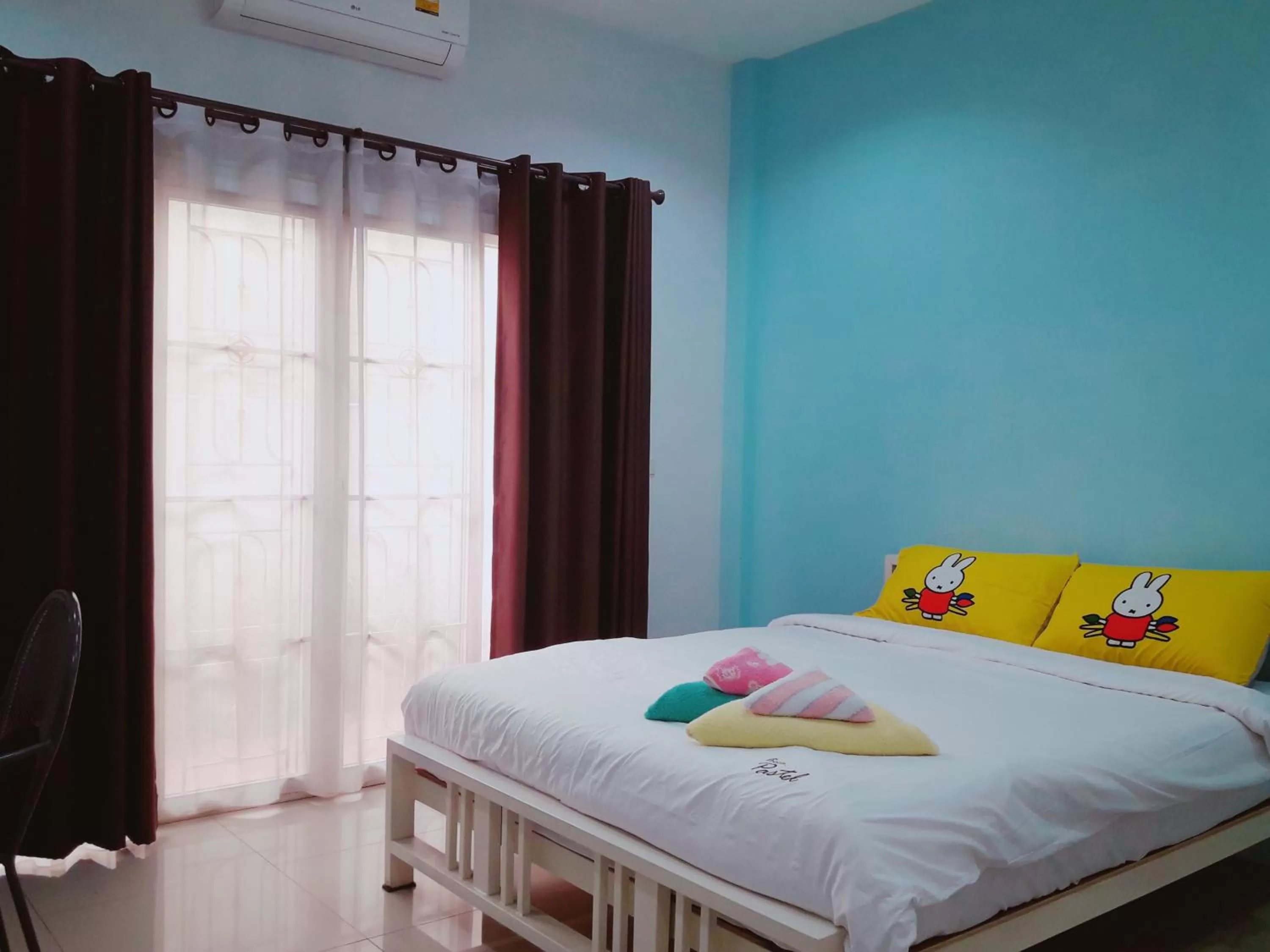 Bed in Noble Baan Pastel