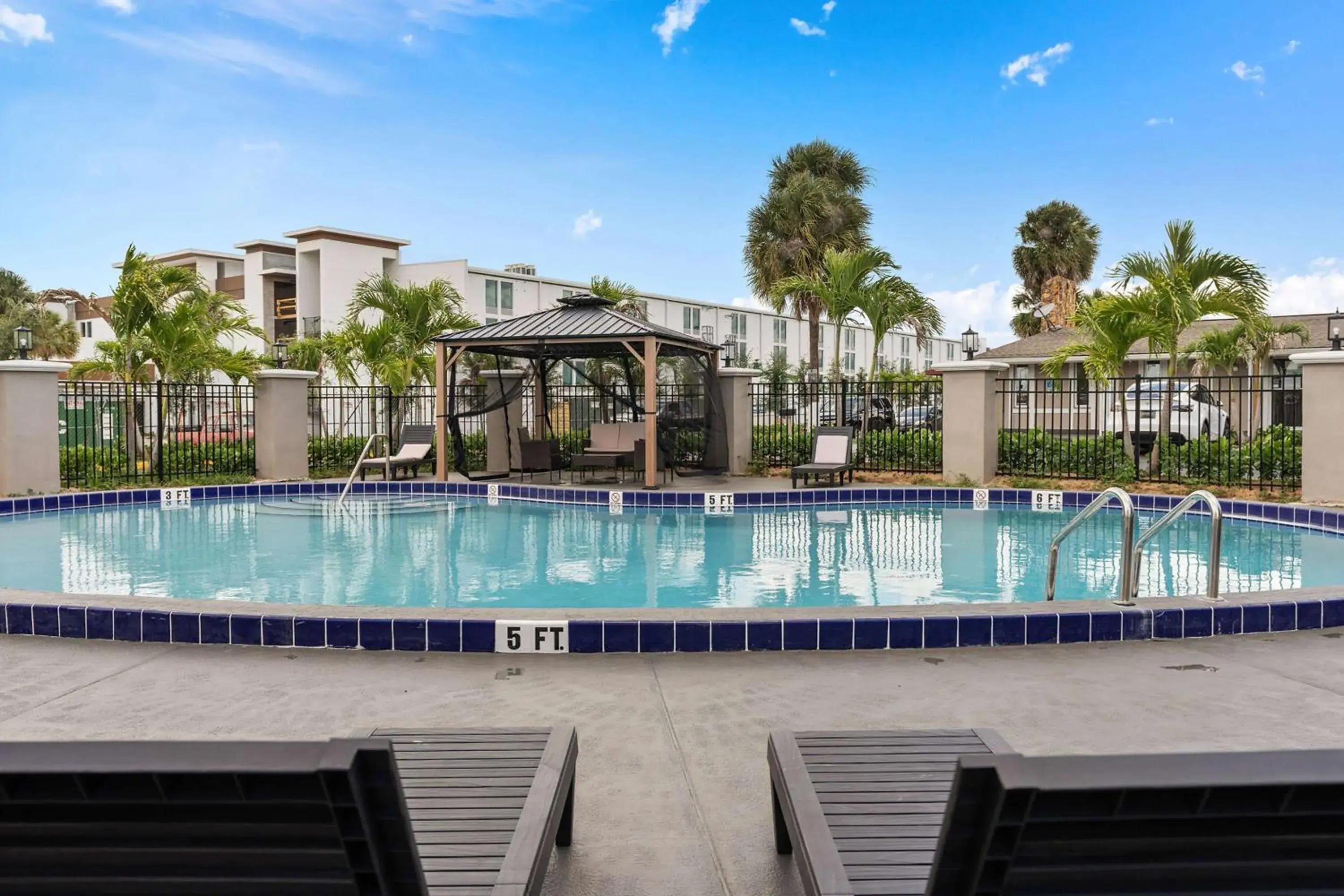 Pool view, Swimming Pool in Super 8 by Wyndham Kissimmee-Orlando