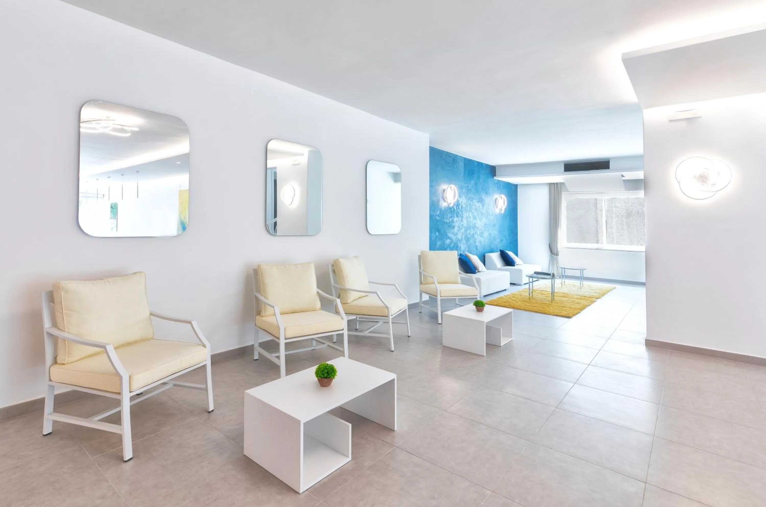 Lounge or bar in Royal Sunset Hotel