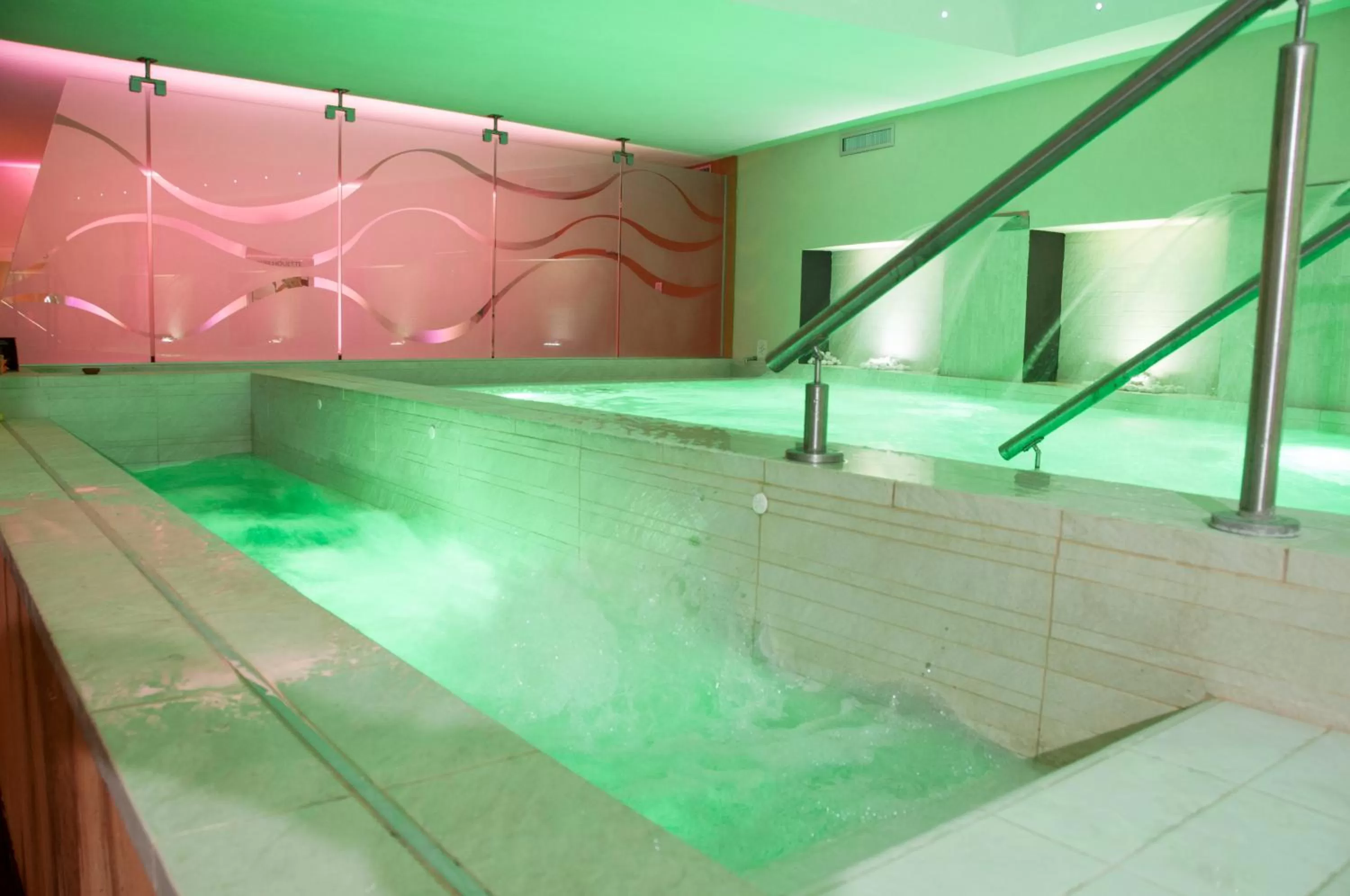 Hot Tub in ARTEMIDE "Fiore Club" B&B SUITE SPA