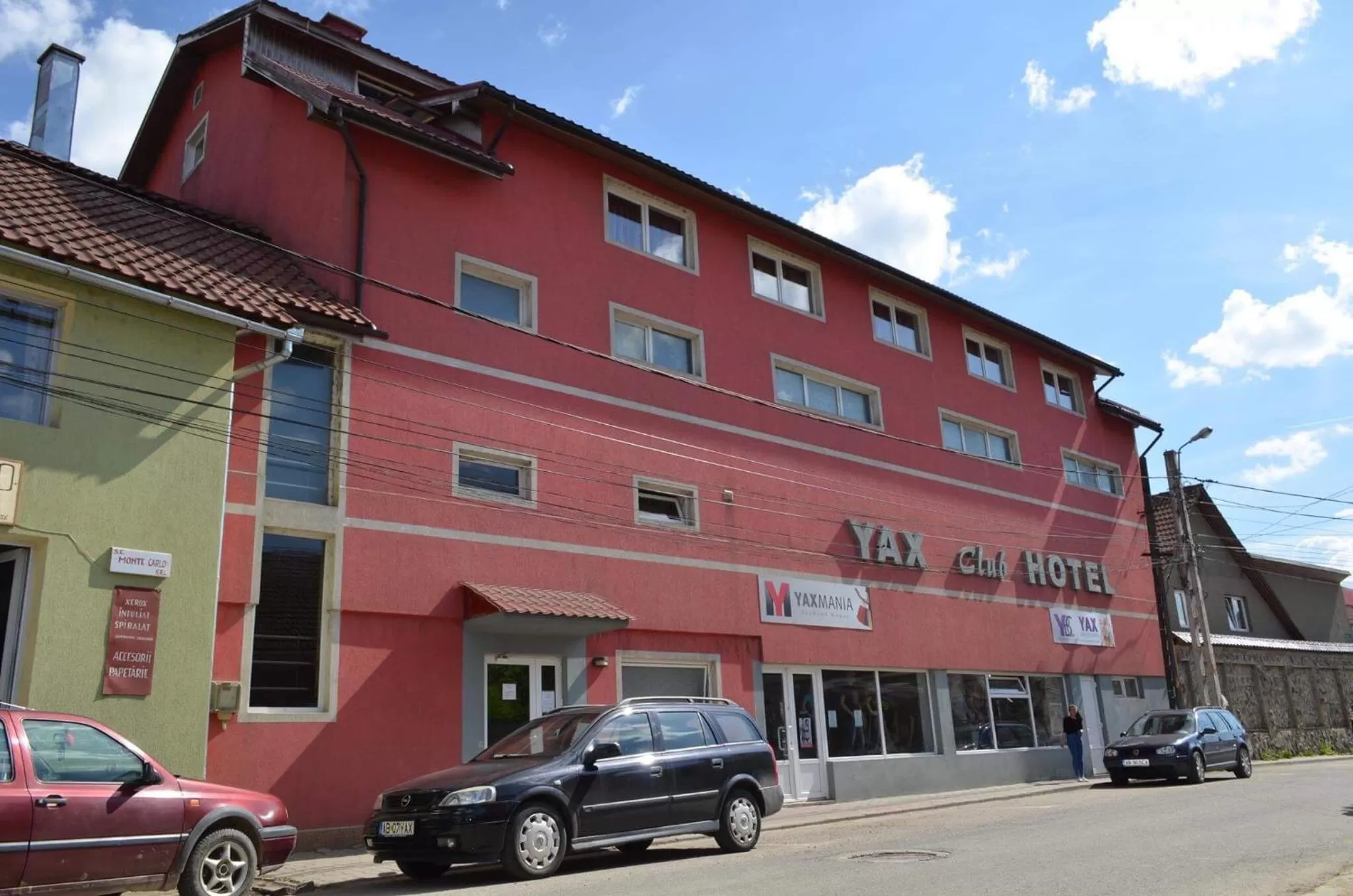 Property building in Motel Yax