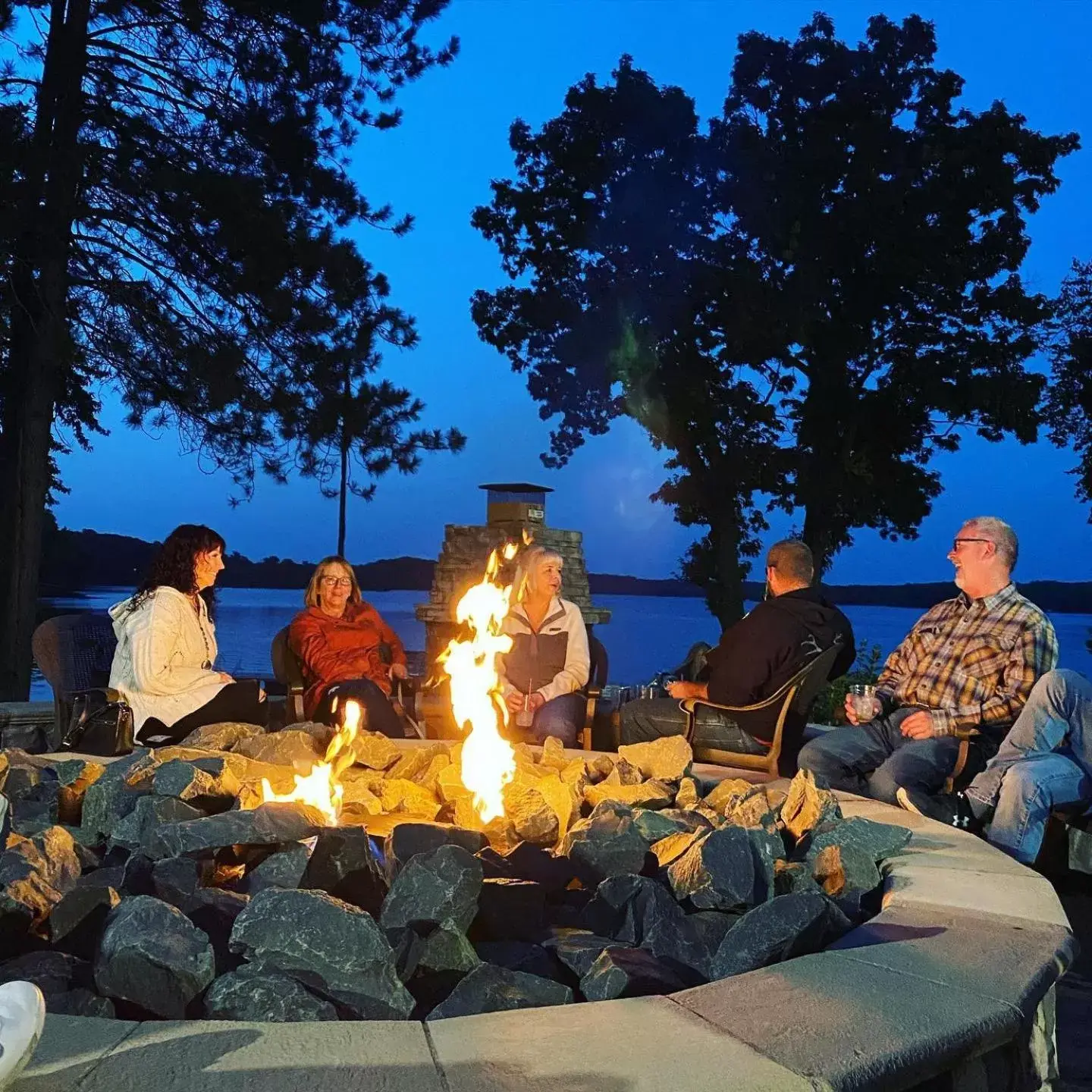 Restaurant/places to eat, Guests in Balsam Lake Lodge