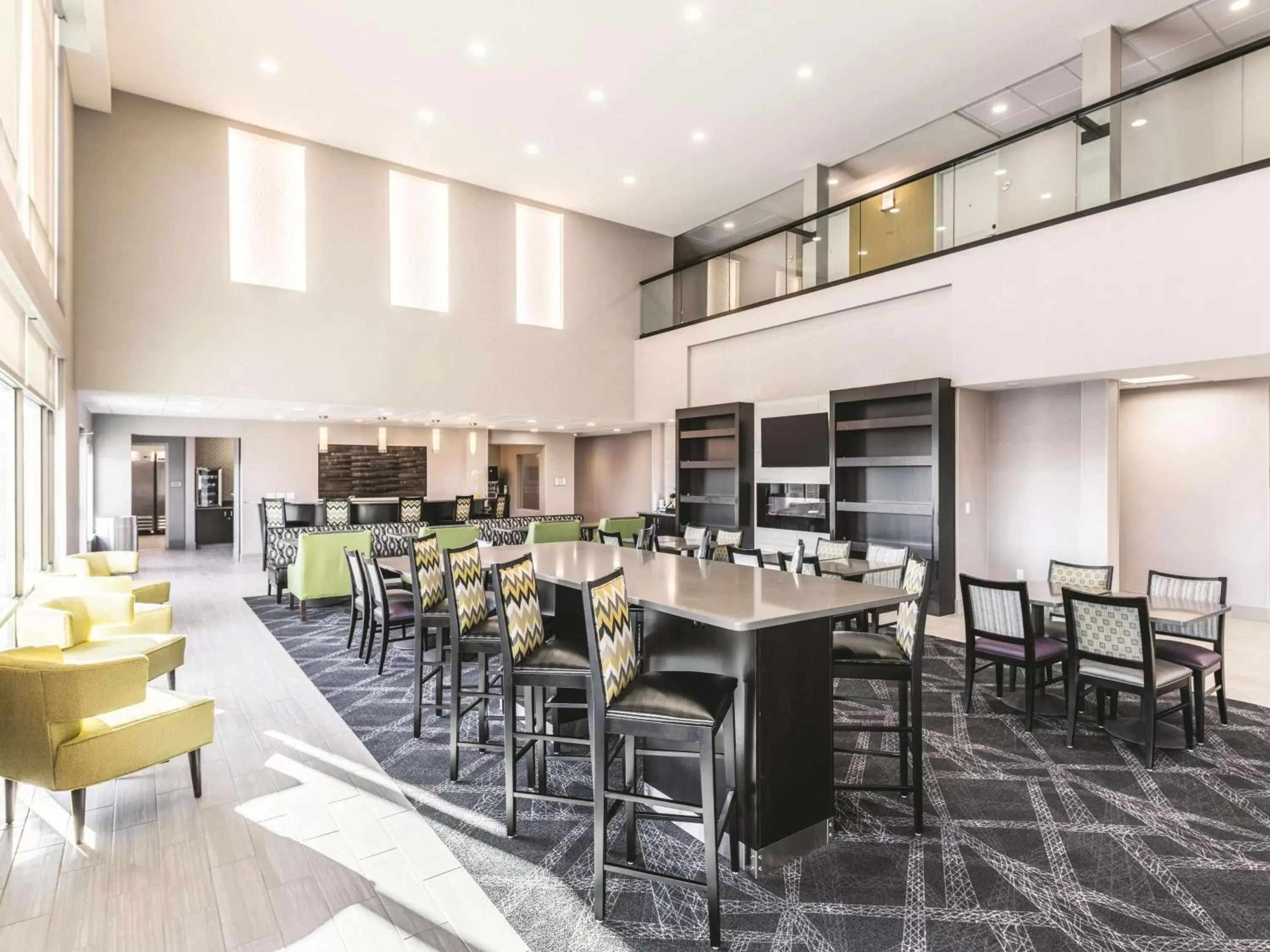 Lobby or reception, Restaurant/Places to Eat in La Quinta Inn & Suites by Wyndham Walla Walla