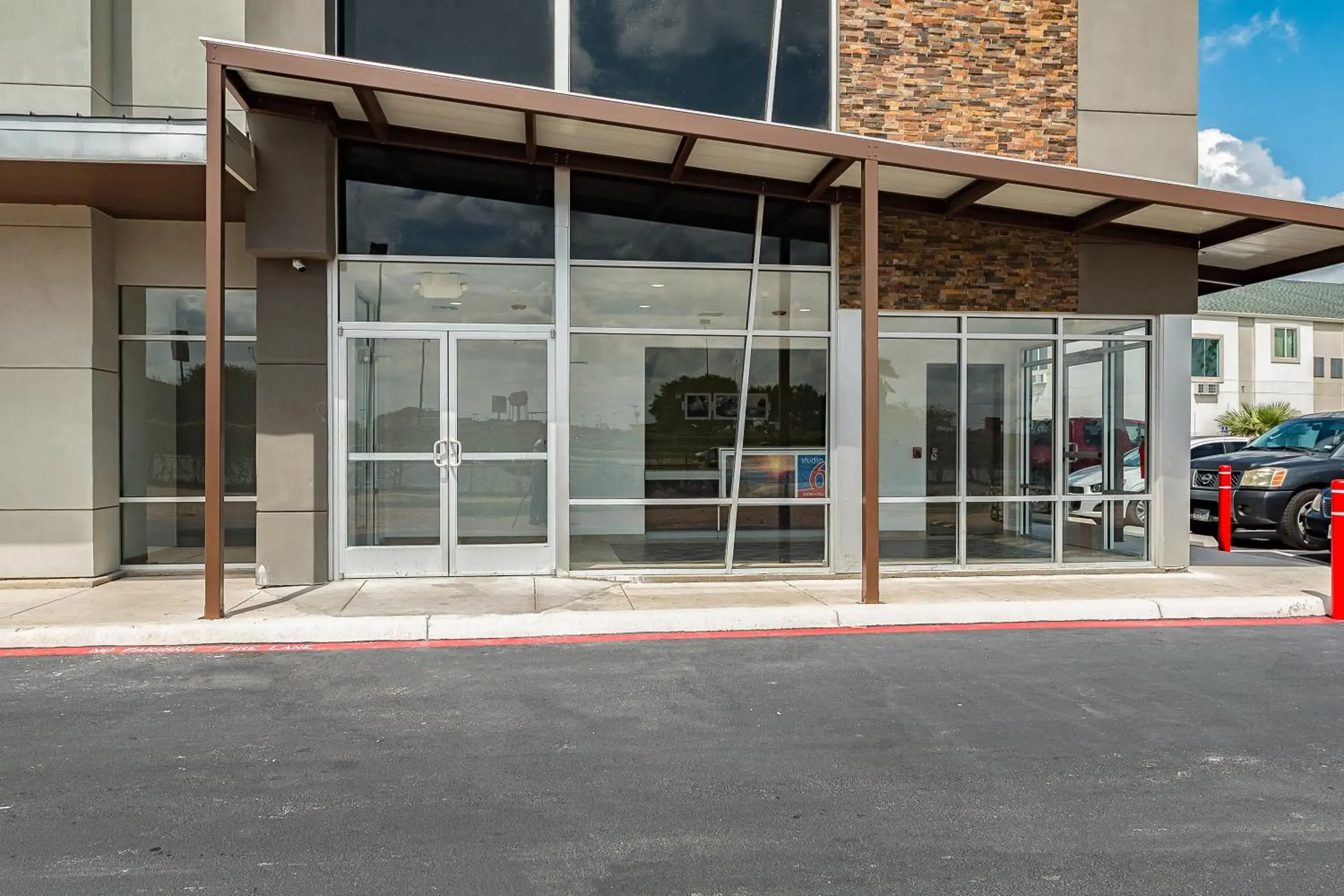 Facade/entrance, Property Building in Studio 6 New Braunfels, TX