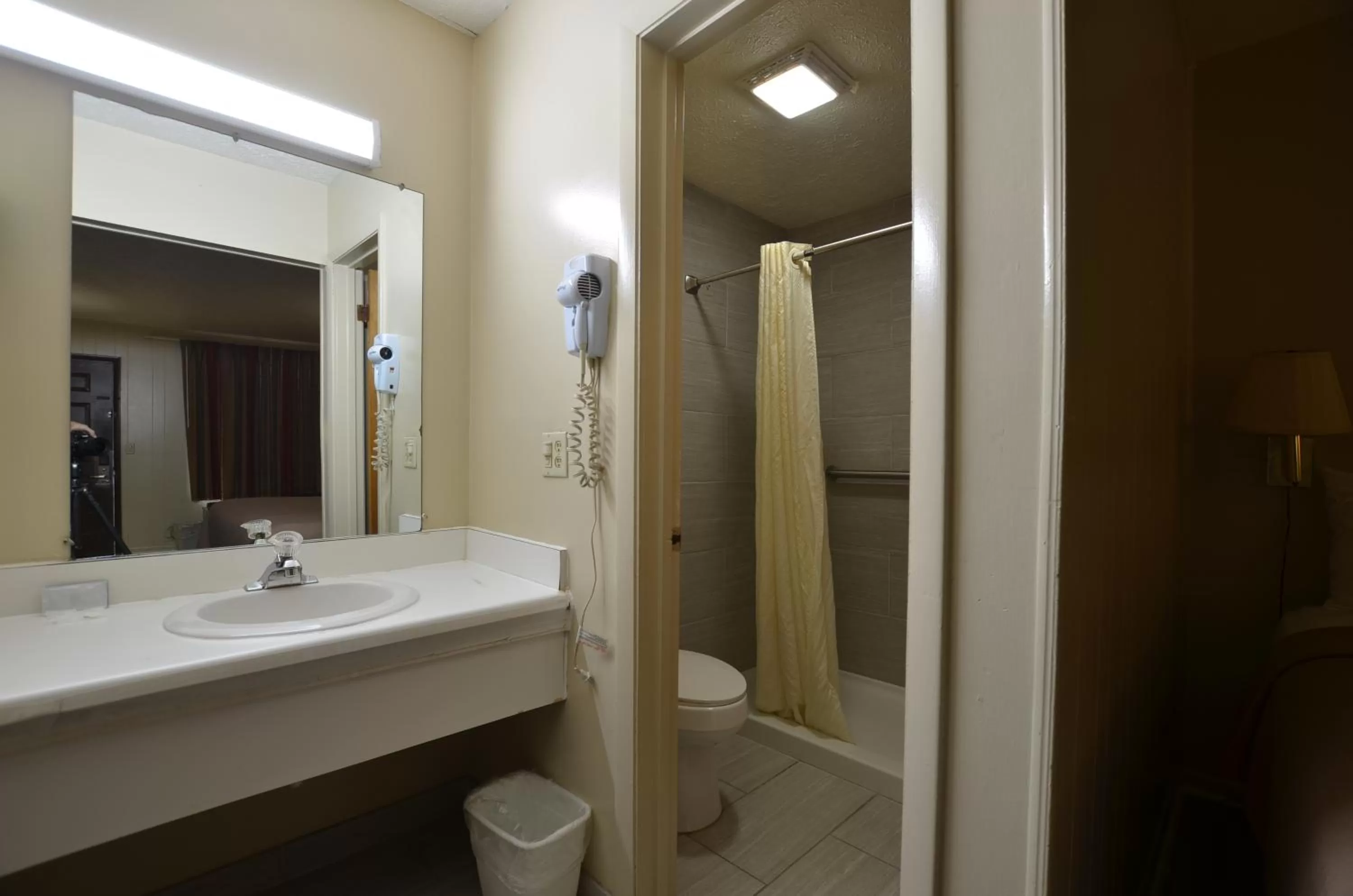 Shower in Travelowes Motel - Maggie Valley