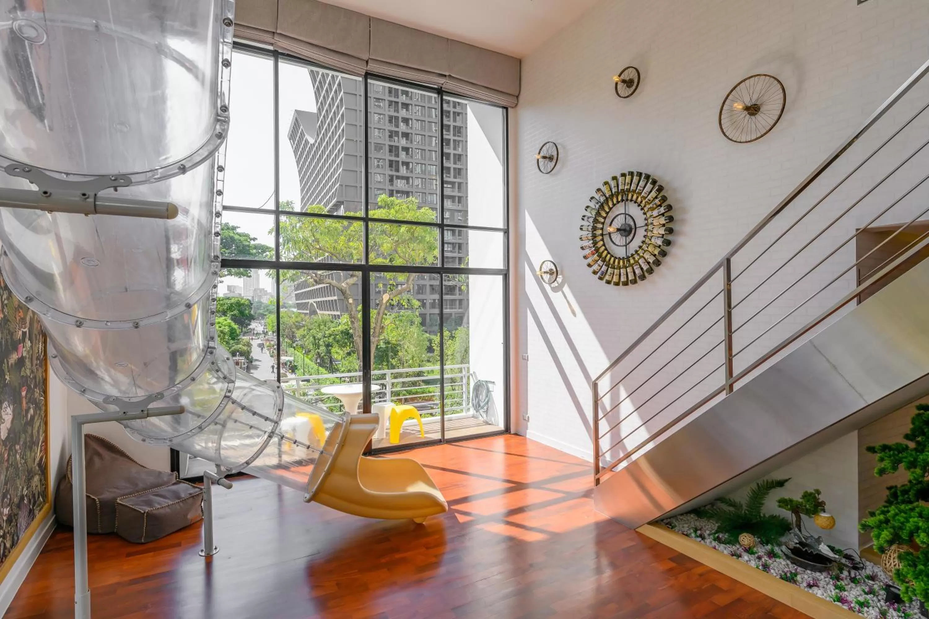 Living room in Benviar Tonson Residence