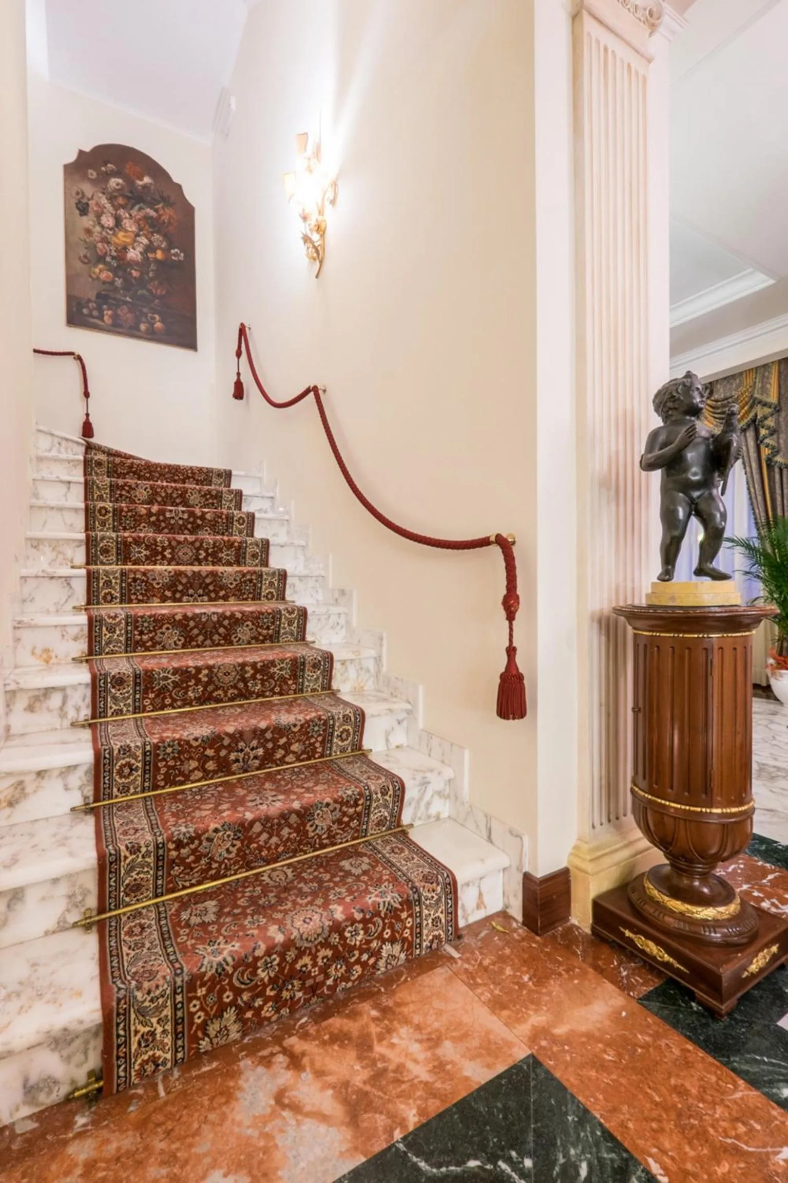 Decorative detail in Hotel Royal