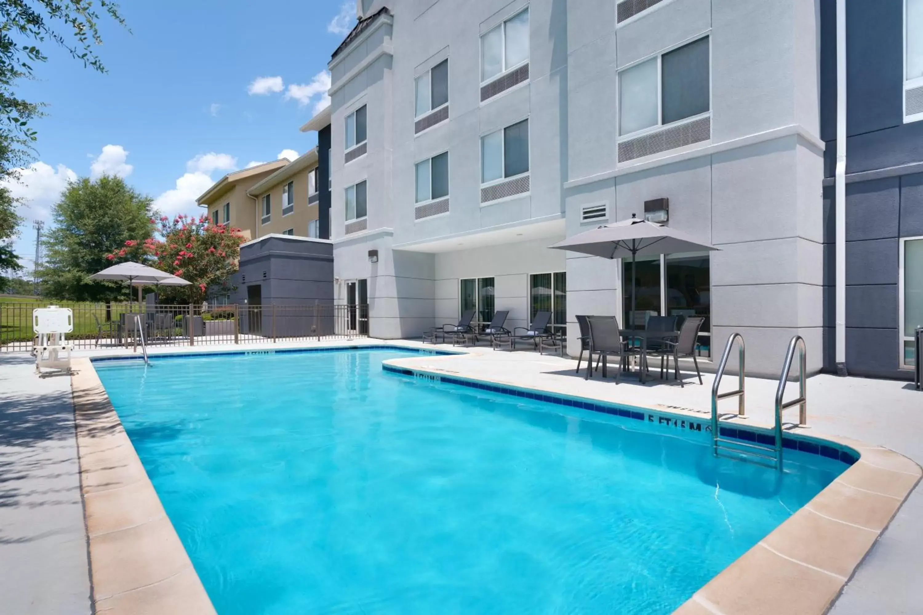 Swimming Pool in Fairfield Inn & Suites by Marriott Albany