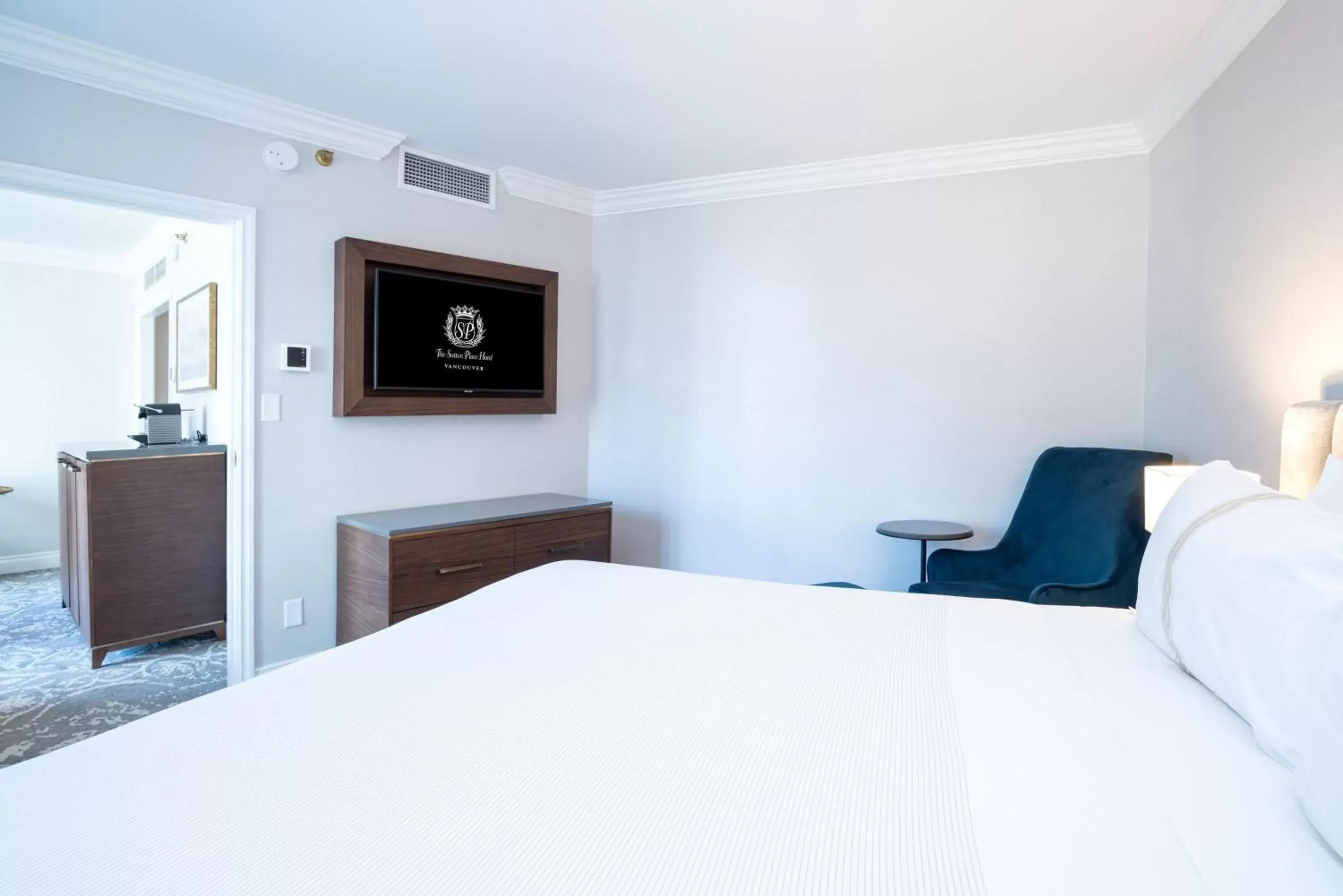 Photo of the whole room, Bed in The Sutton Place Hotel Vancouver Photo of the whole room, Bed in The Sutton Place Hotel Vancouver