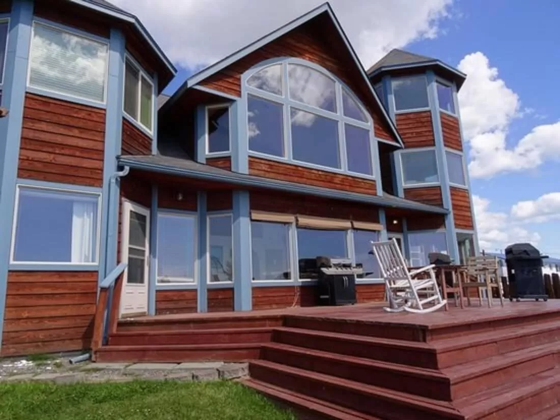 Property Building in Driftwood Inn