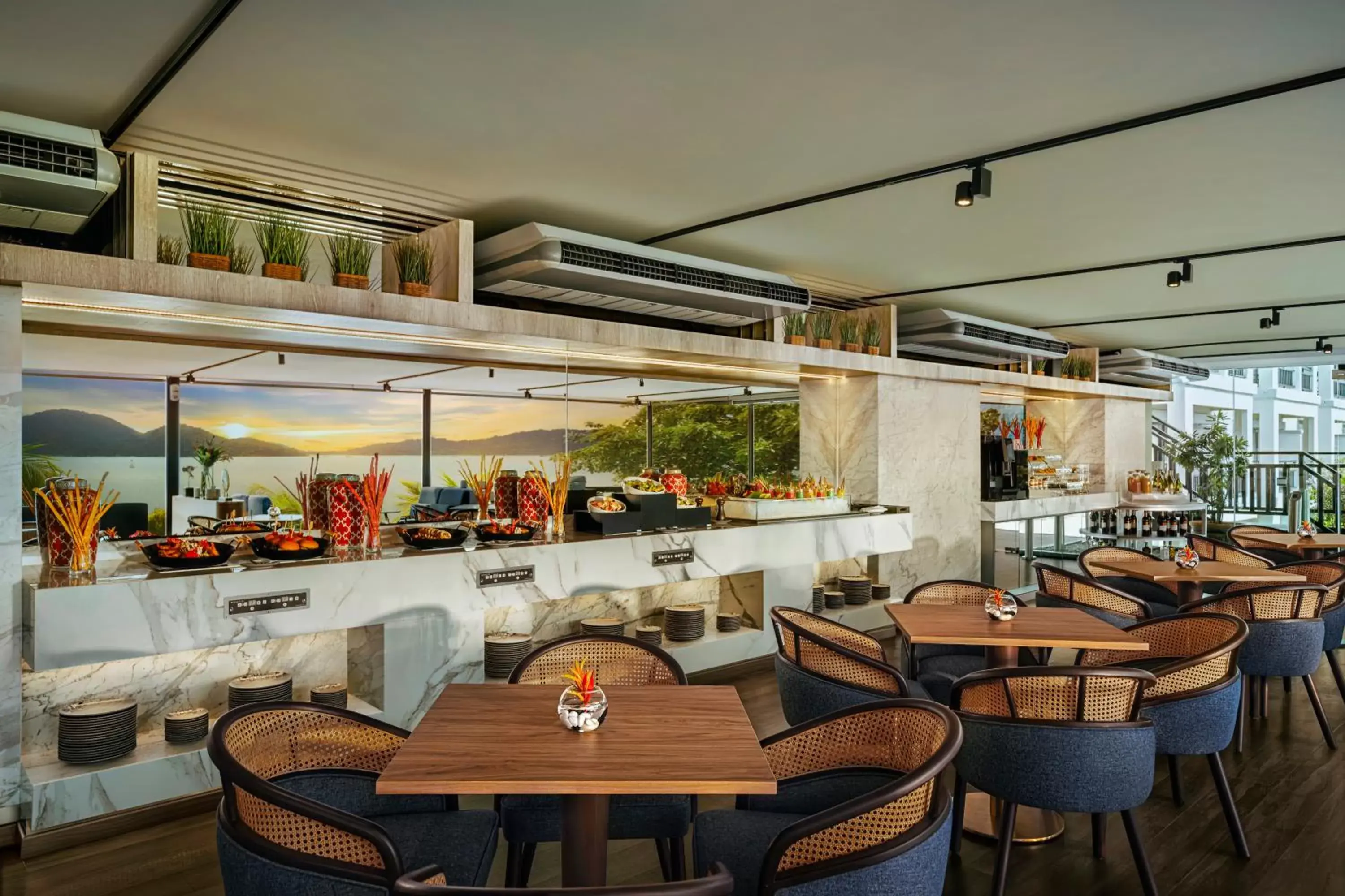 Lounge or bar, Restaurant/Places to Eat in DoubleTree by Hilton Damai Laut