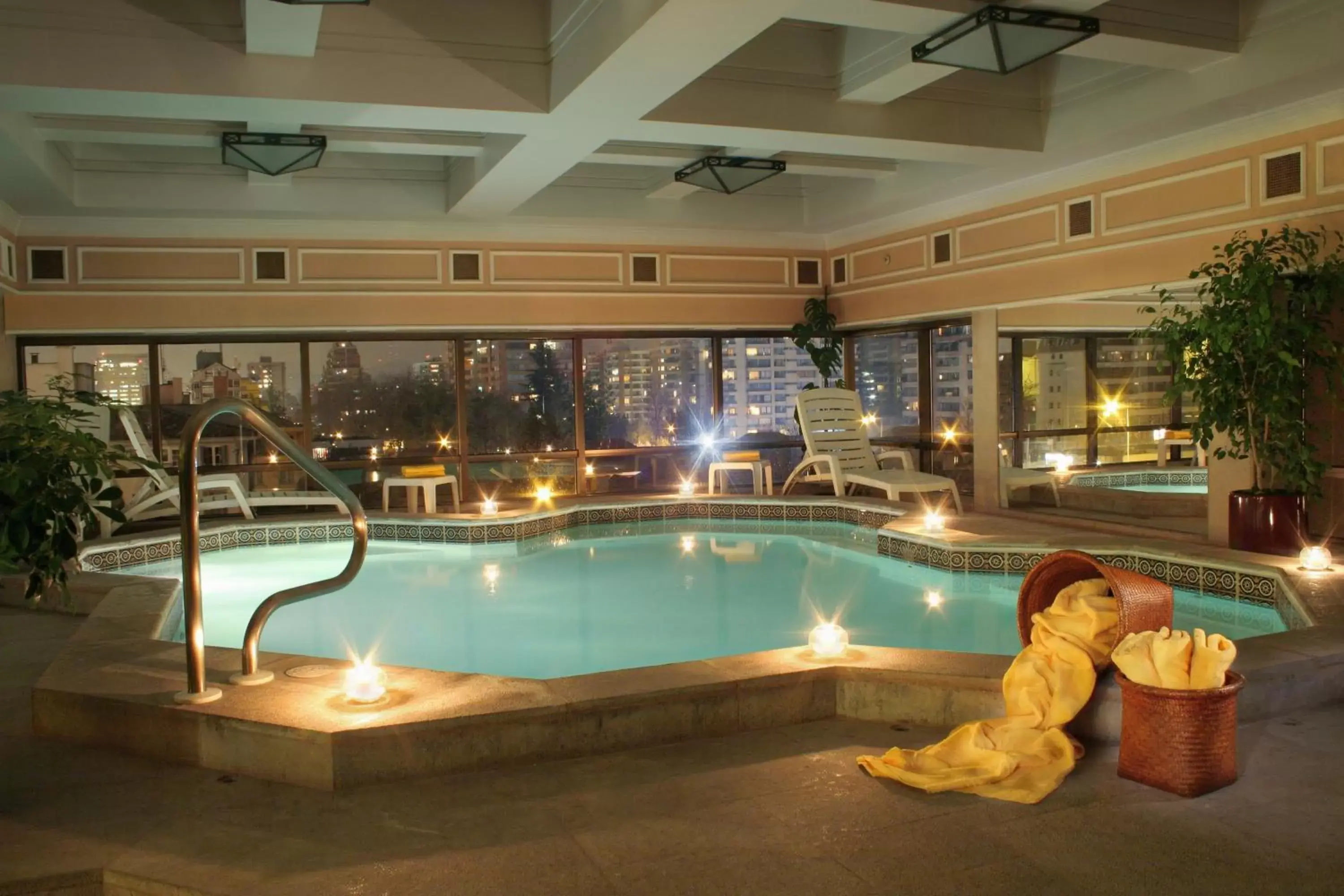 Swimming Pool in Hotel Regal Pacific Santiago