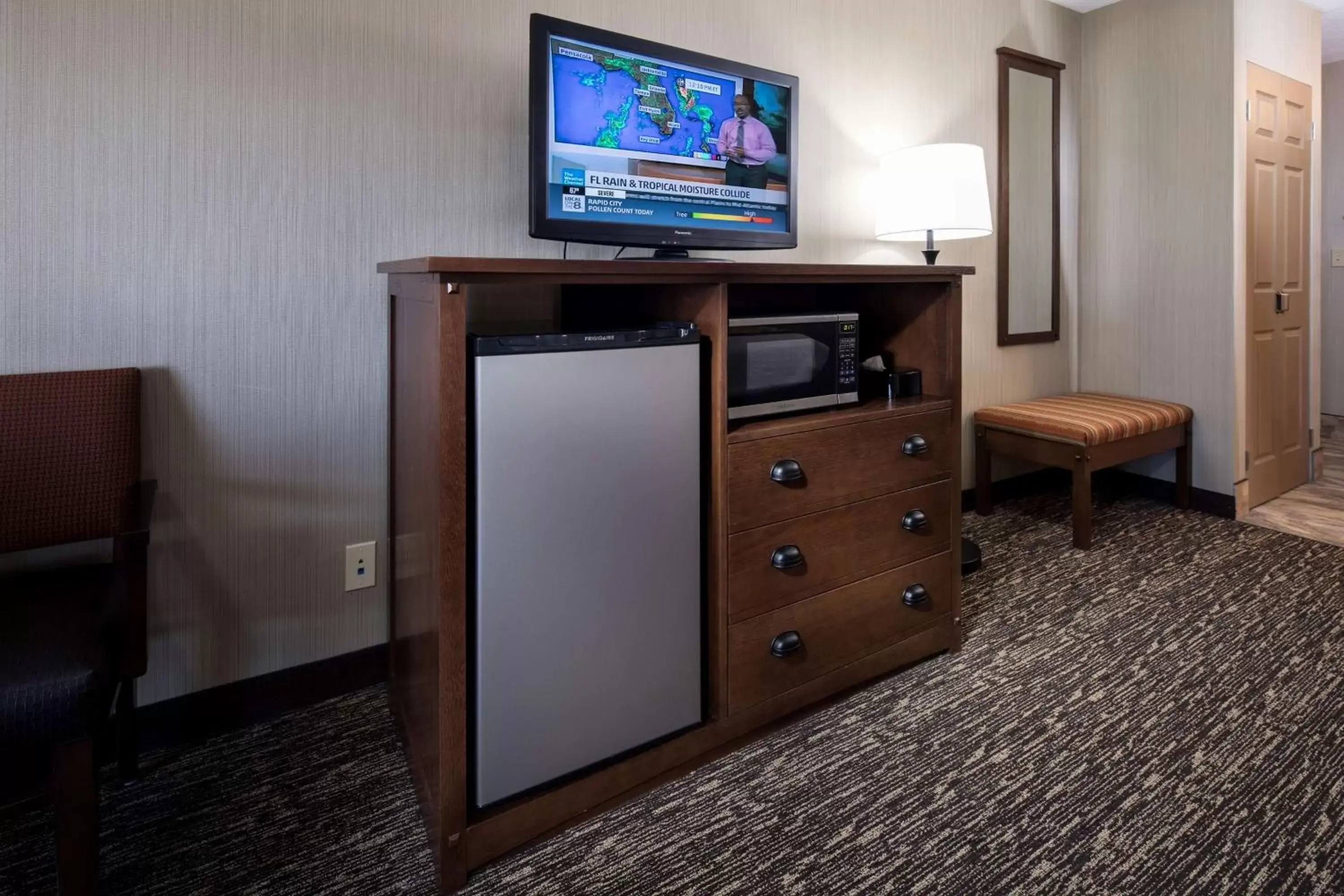 Photo of the whole room, TV/Entertainment Center in Best Western Ramkota Hotel