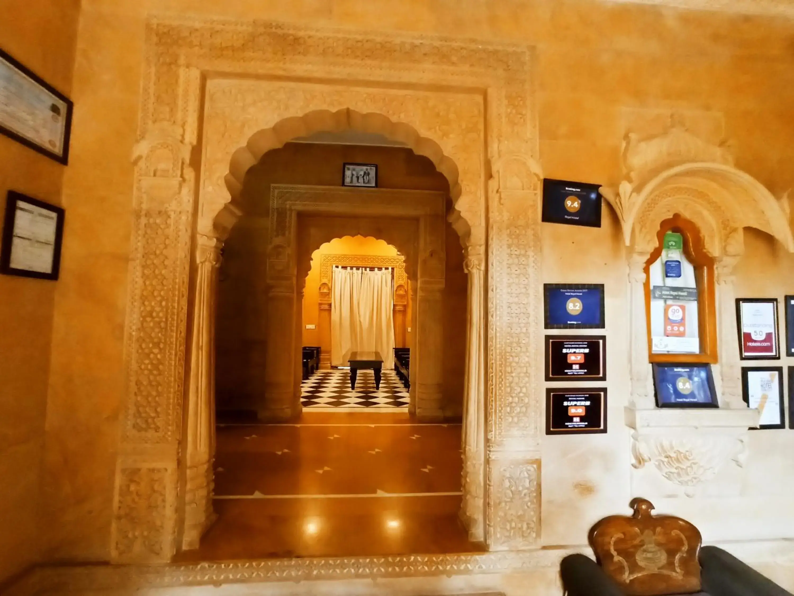 Facade/entrance in Hotel Royal Haveli