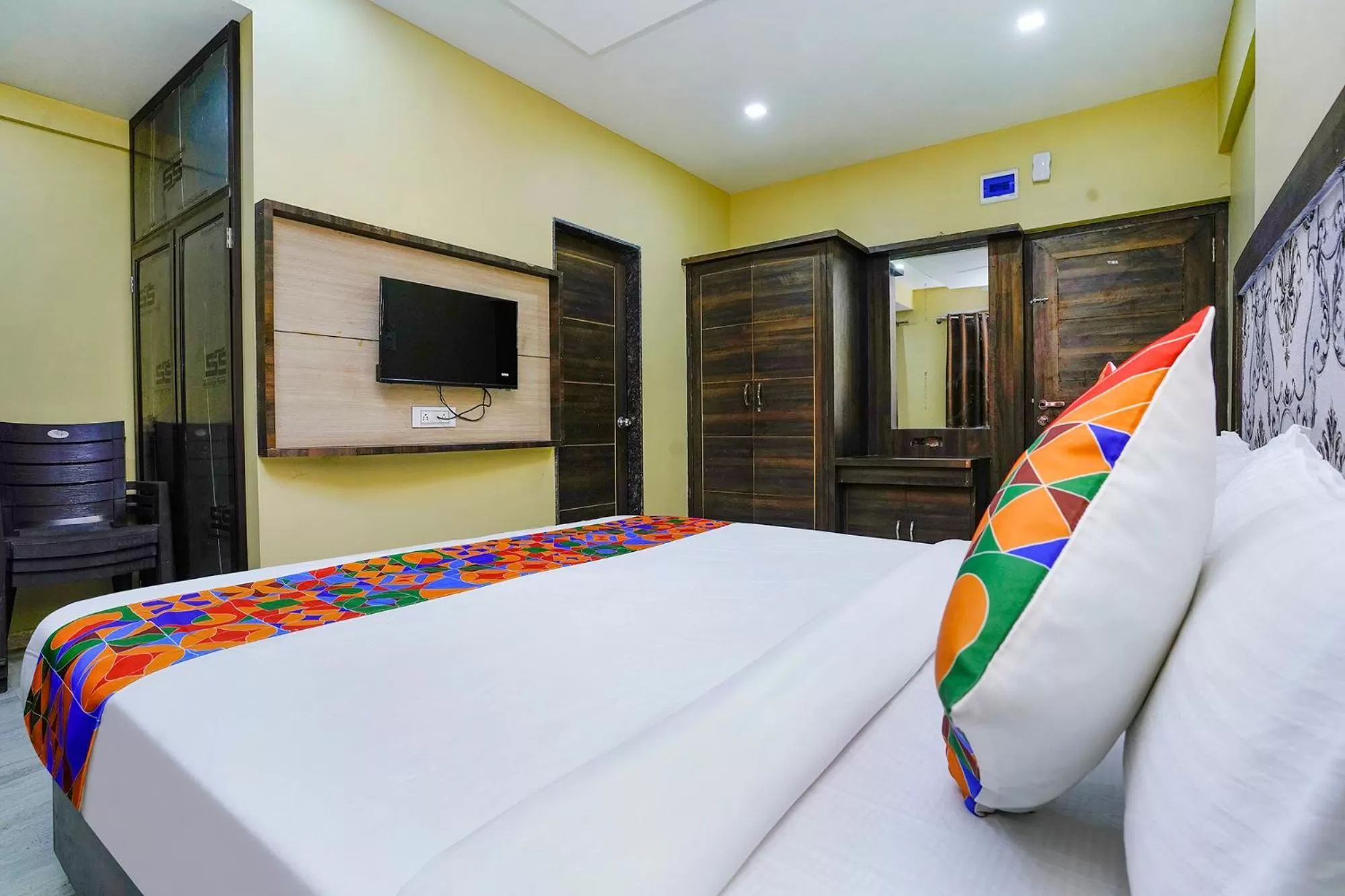 Bed in FabHotel Bhiwandi Palace