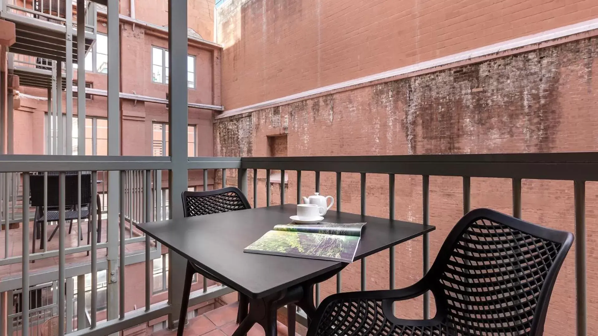 Balcony/Terrace in Oaks Sydney Goldsbrough Suites