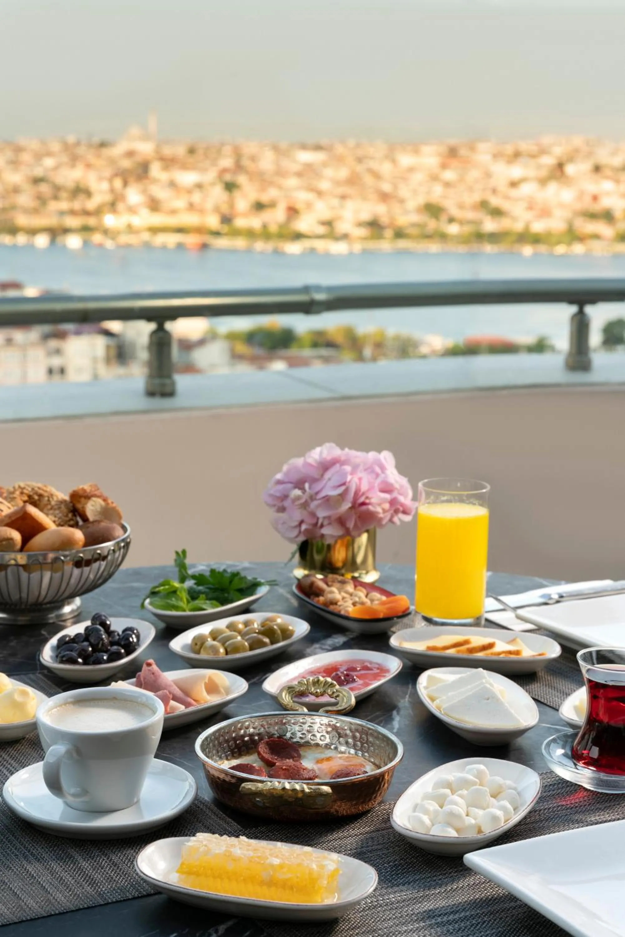 Restaurant/places to eat in Rixos Pera Istanbul