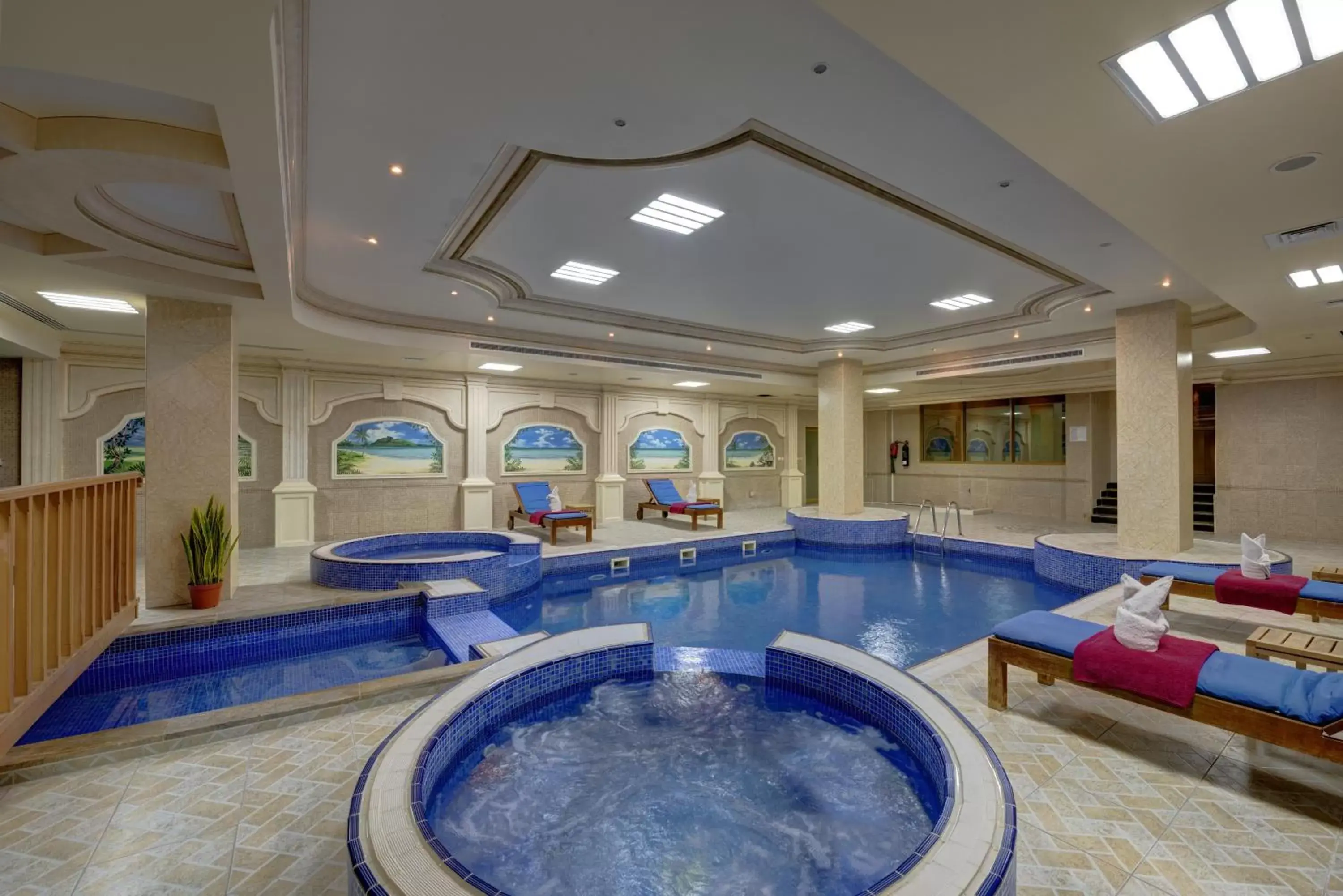 Hot Tub, Swimming Pool in Sahara Beach Resort & Spa