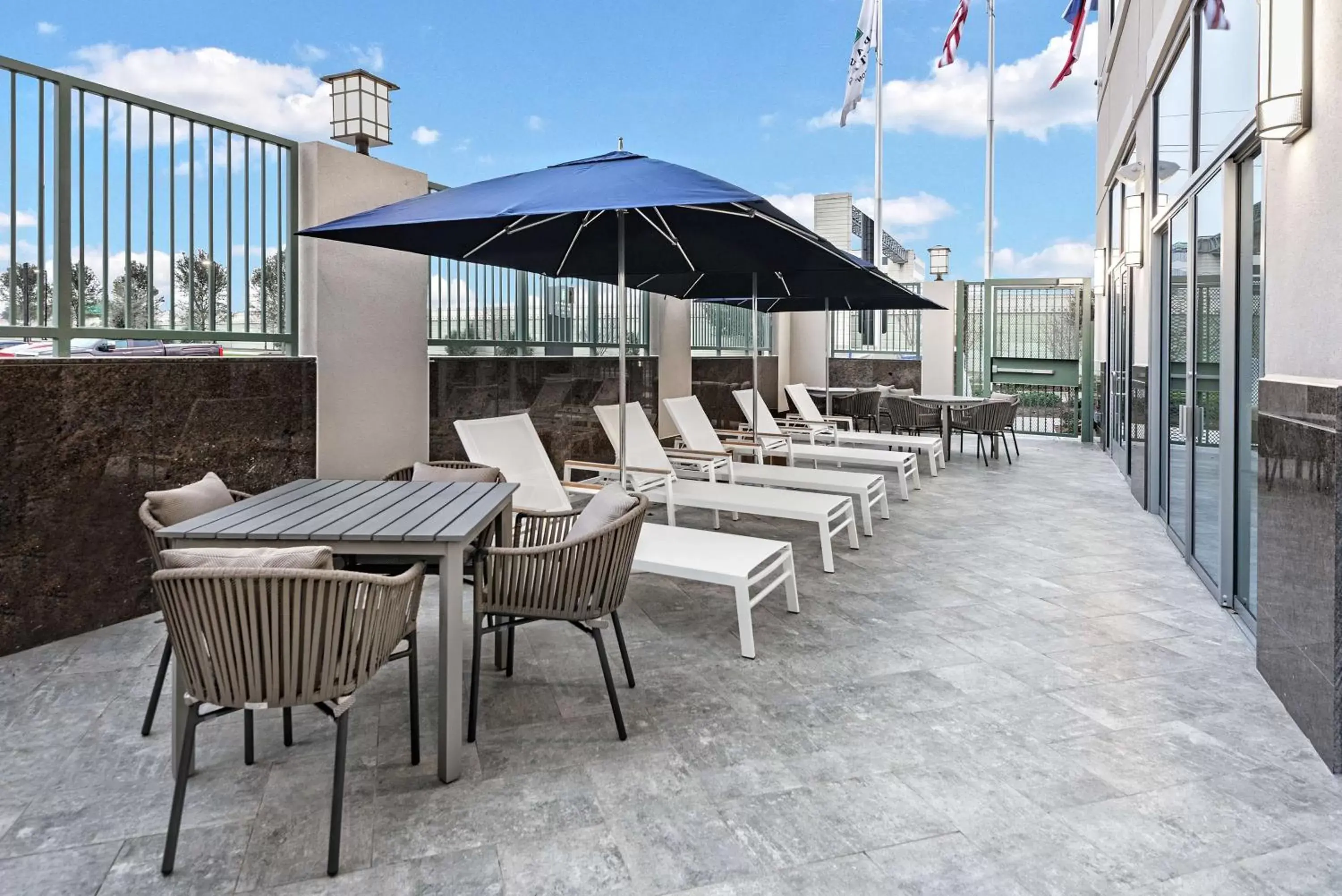 Patio in Embassy Suites by Hilton Houston West - Katy