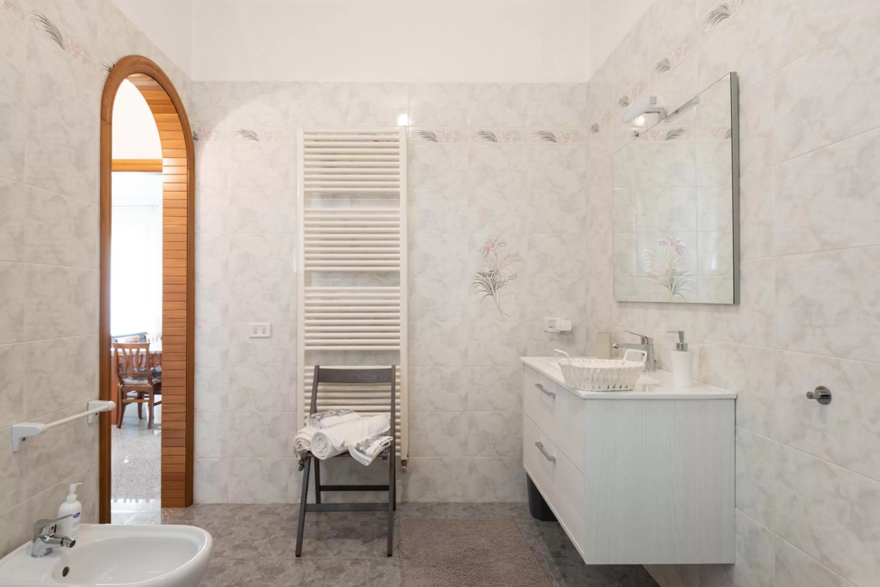 Shower, Bathroom in Quattro Perle