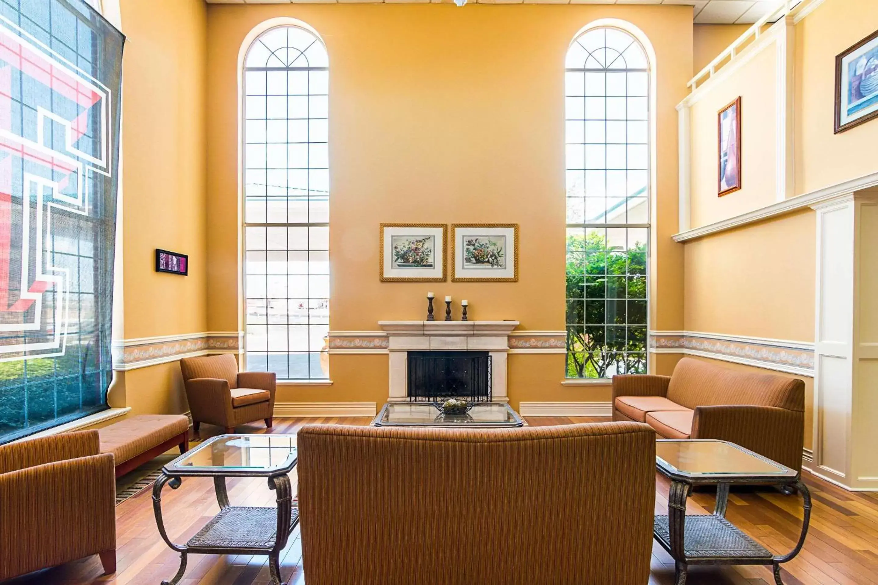 Lobby or reception in Quality Suites Lobby or reception in Quality Suites