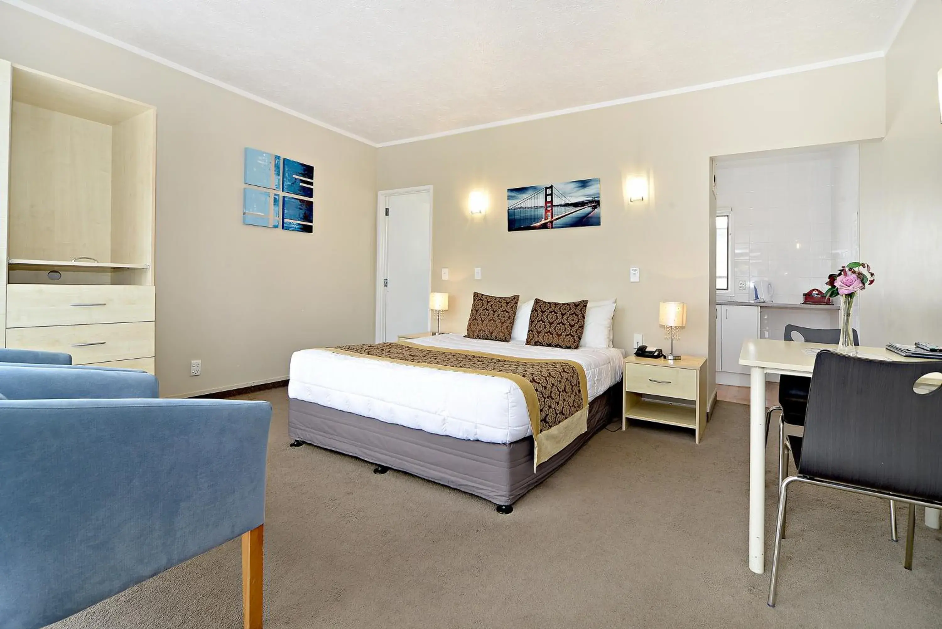 Bedroom, Bed in Takapuna Motor Lodge