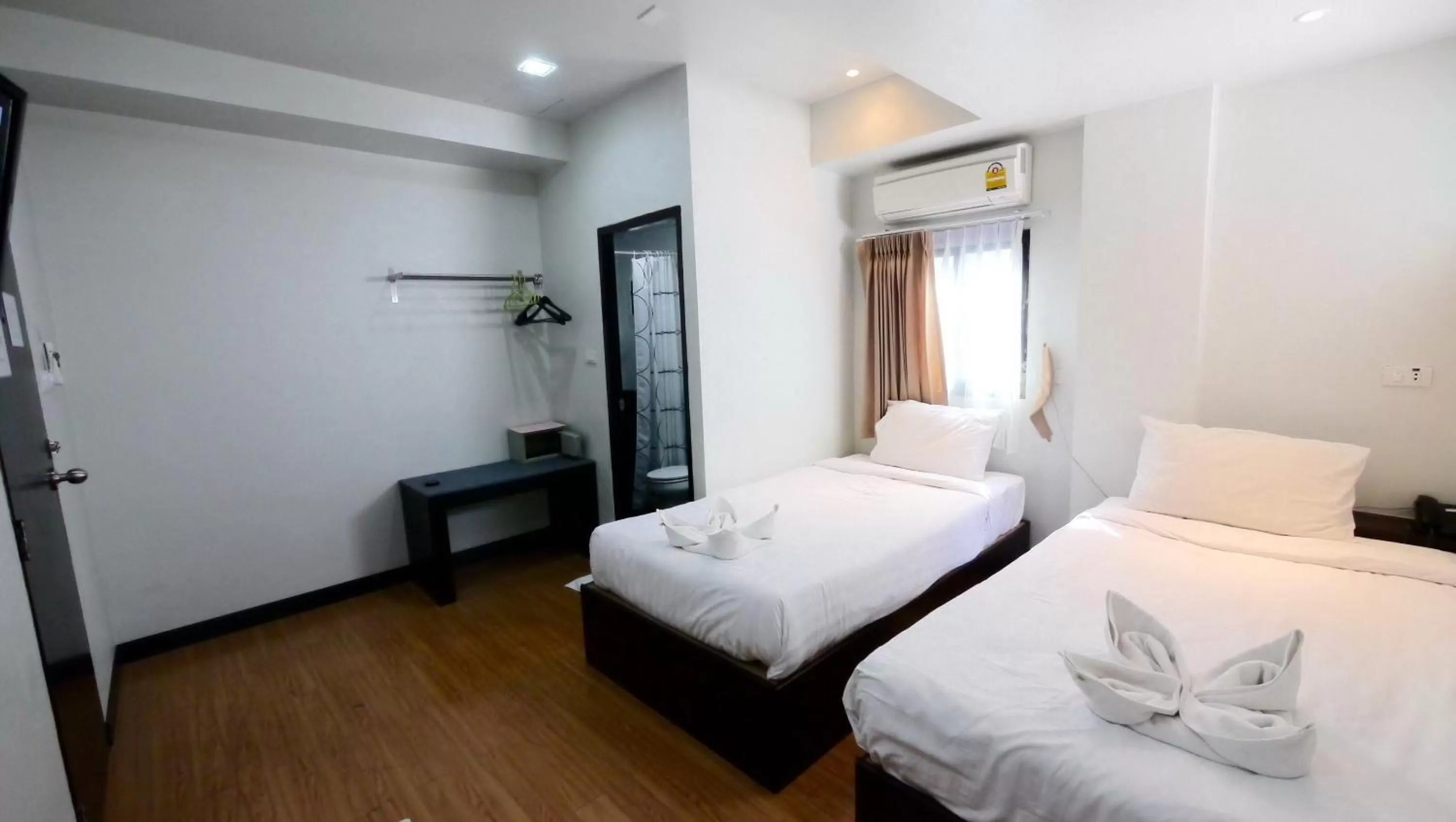 Bed in Basic Line Hotel @ Loikroh