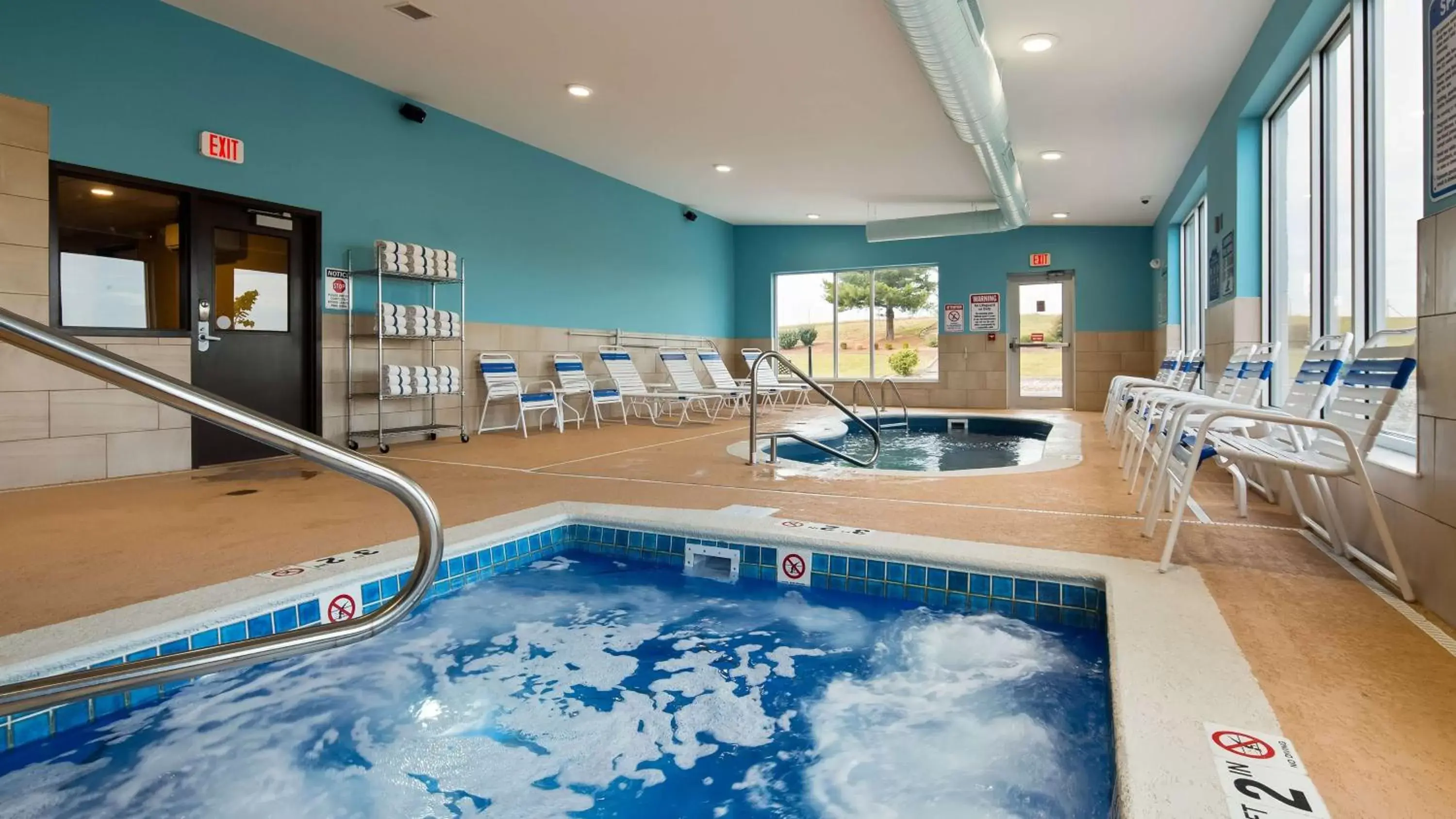 On site, Swimming Pool in SureStay Plus Hotel by Best Western Jasper