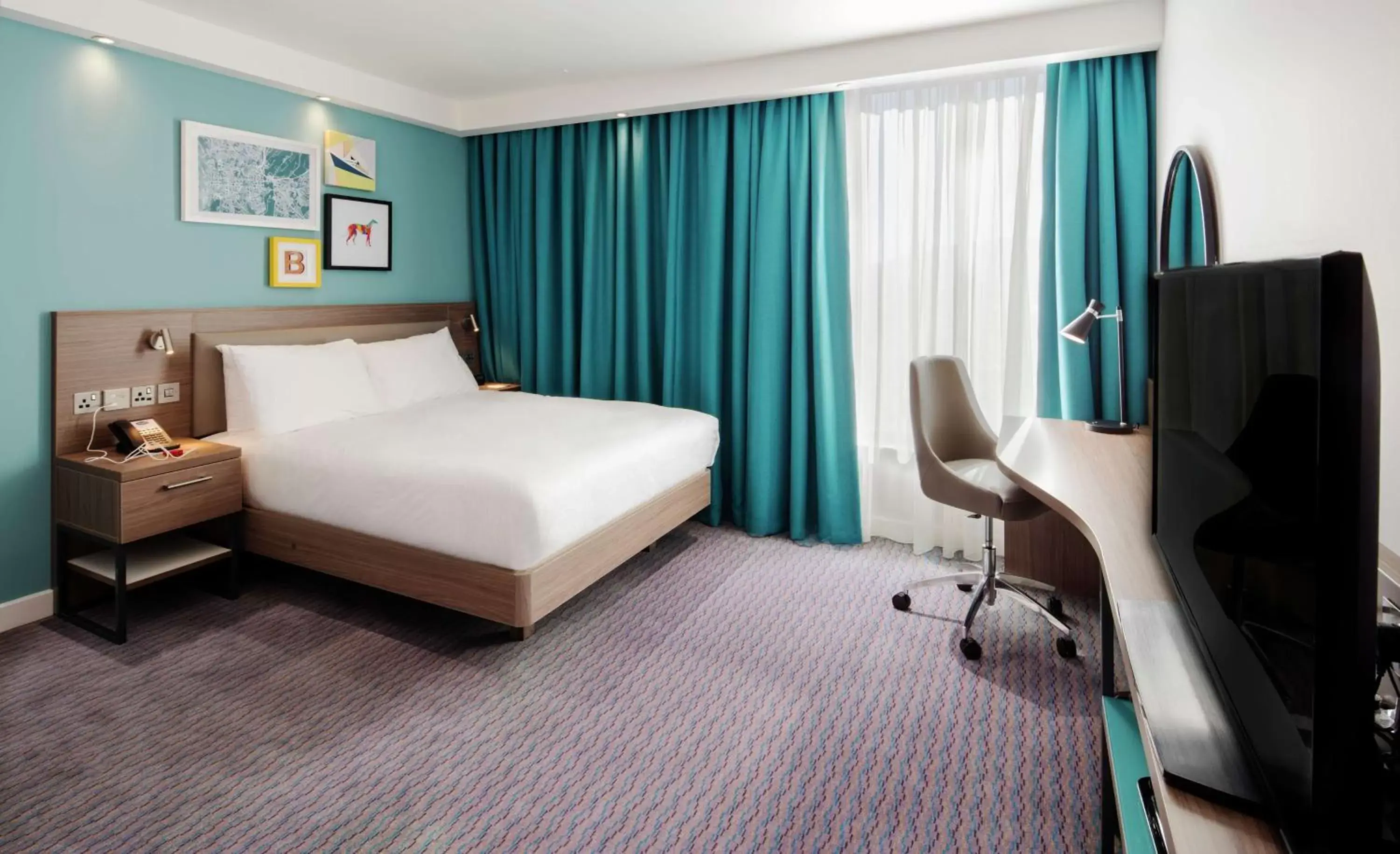 Bedroom, Bed in Hampton By Hilton Belfast City Centre