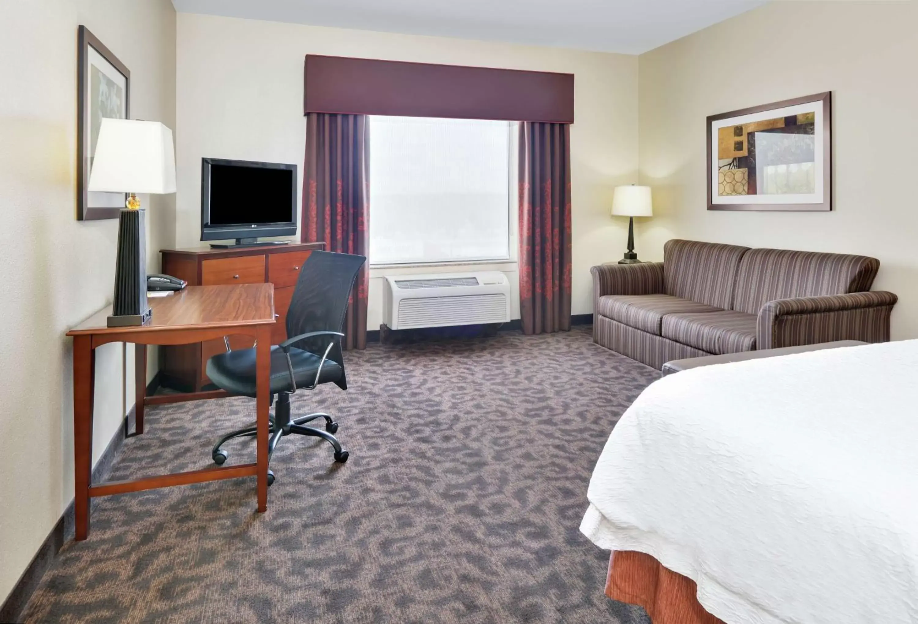 Bedroom, Seating Area in Hampton Inn & Suites Fort Worth/Forest Hill