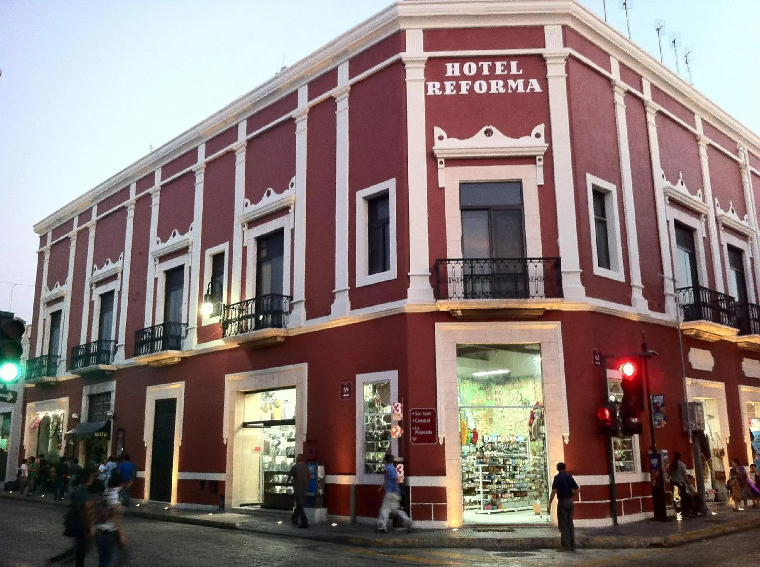 Facade/entrance, Property Building in Hotel Reforma