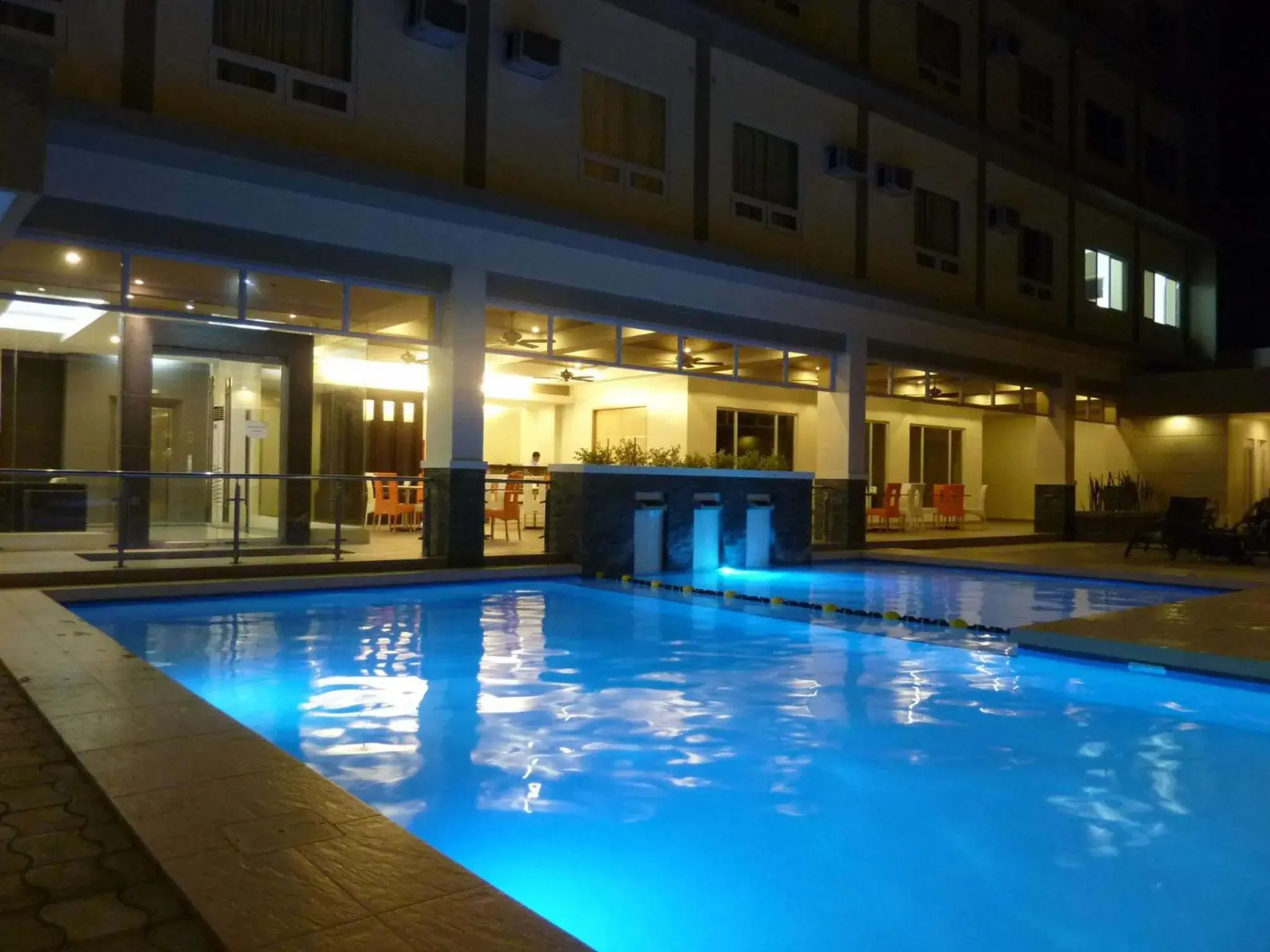 Night, Swimming Pool in Circle Inn - Iloilo City Center