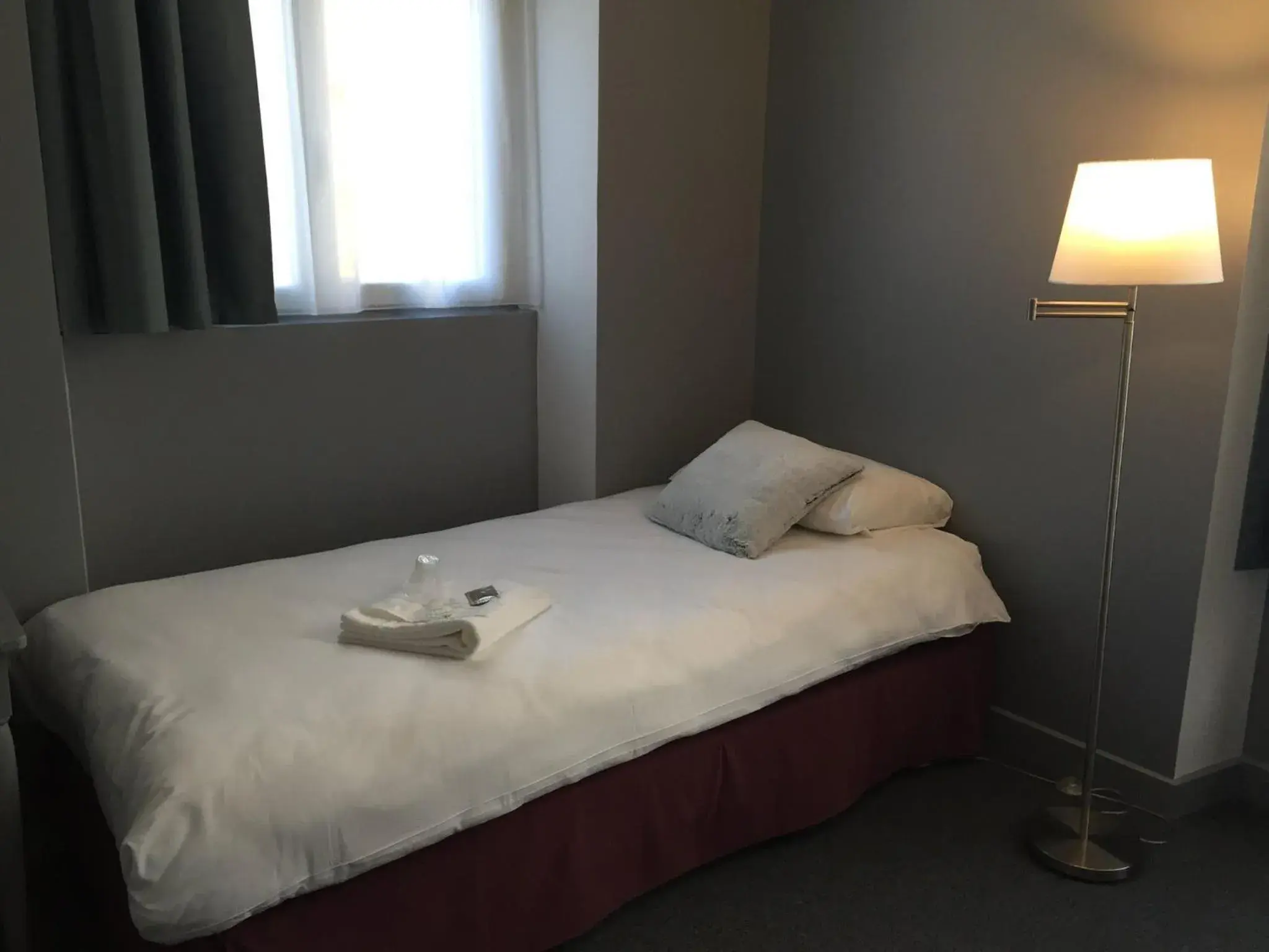 Bedroom, Bed in Au Bout Du Quai