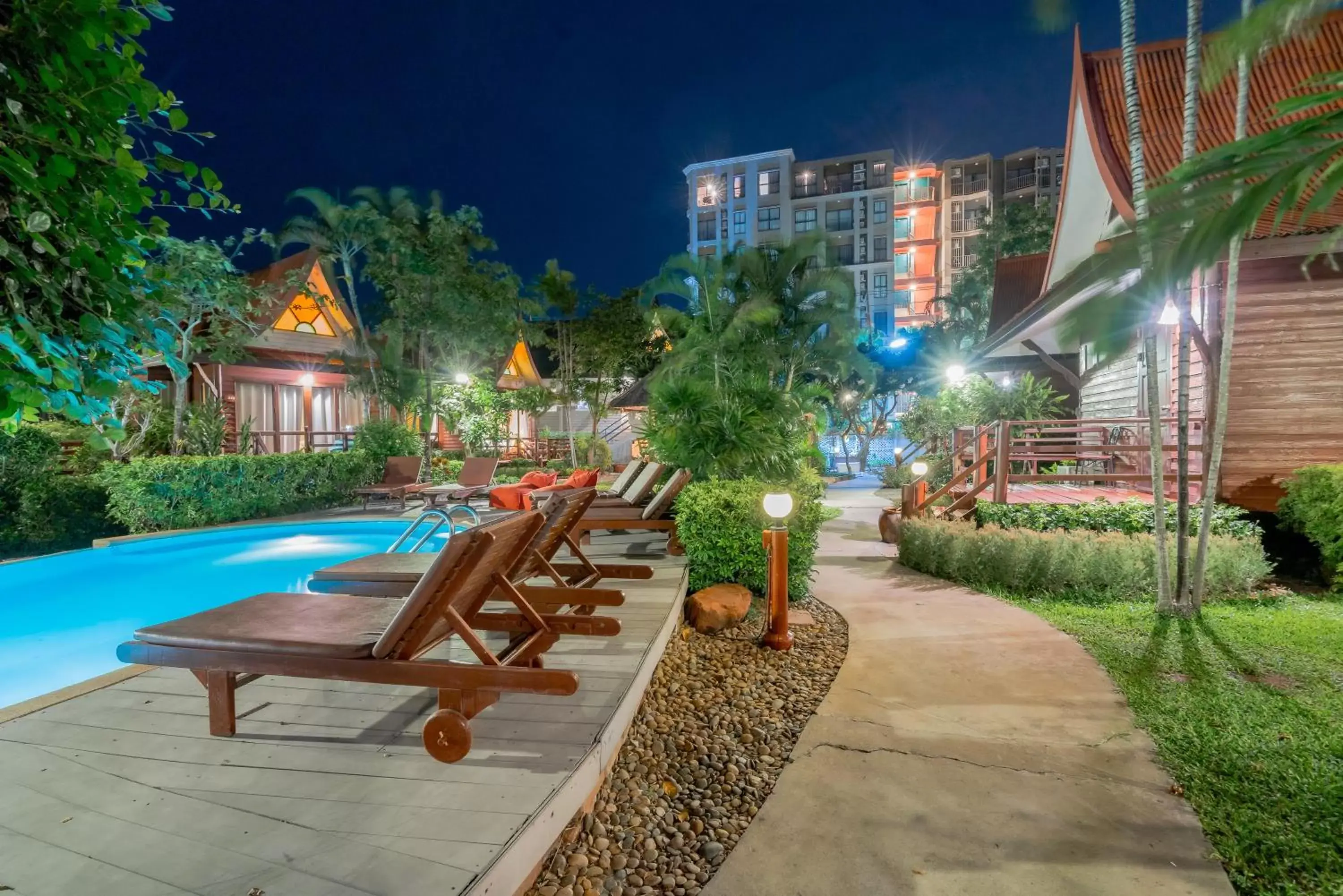 Pool view, Swimming Pool in Baan Duangkaew Resort