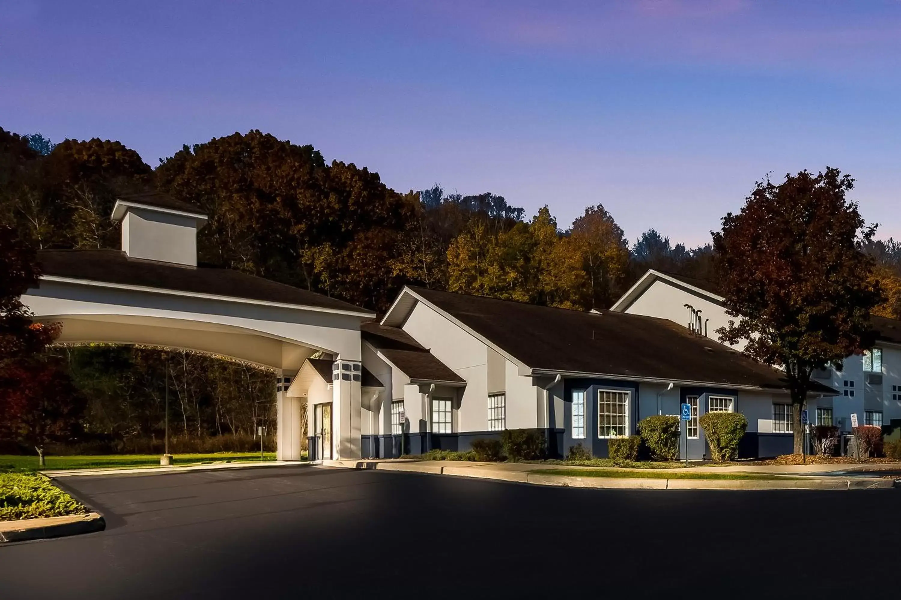 Property building in SureStay Plus Hotel by Best Western Highland Poughkeepsie Property building in SureStay Plus Hotel by Best Western Highland Poughkeepsie