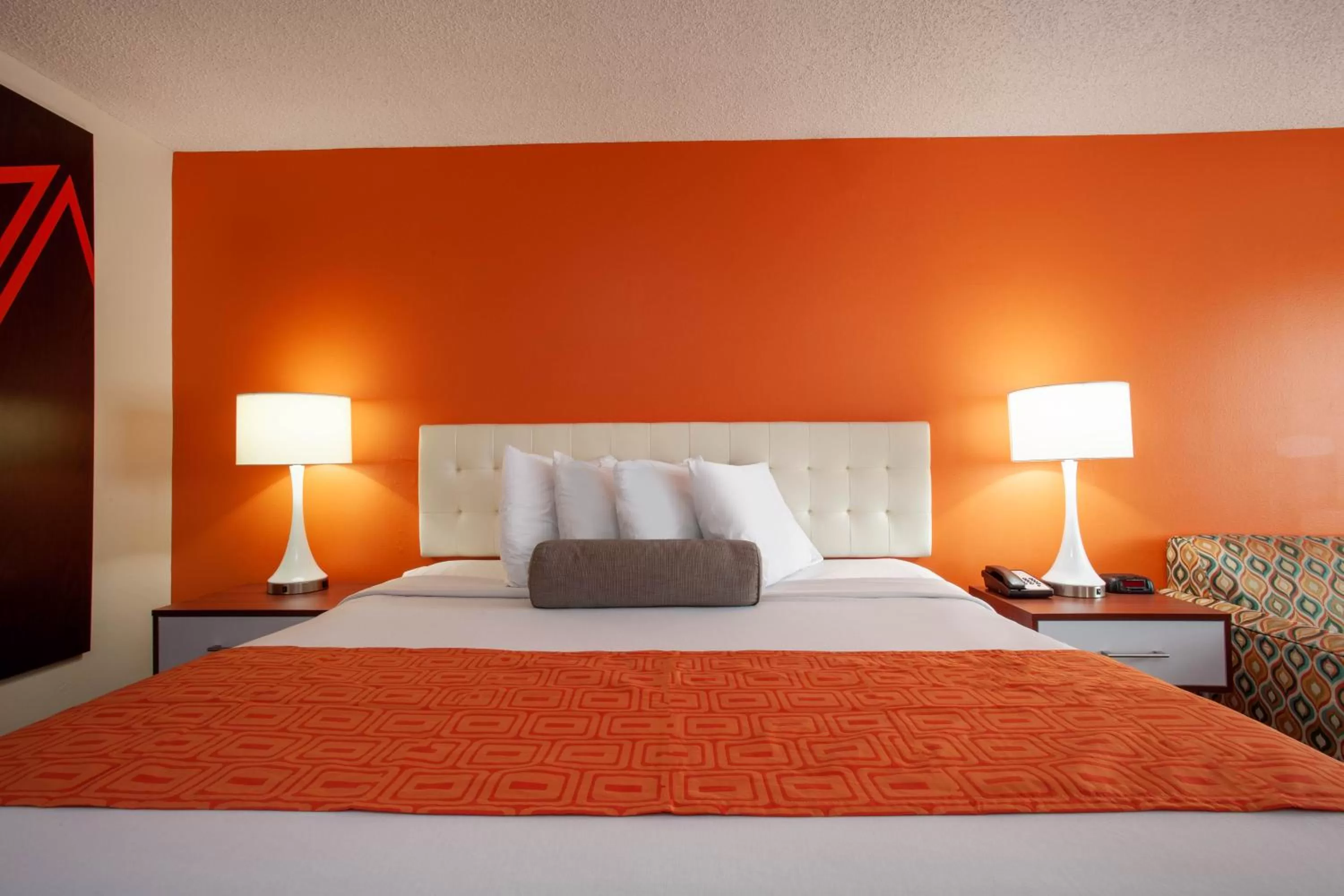 Bed in Howard Johnson by Wyndham Vero Beach/I-95