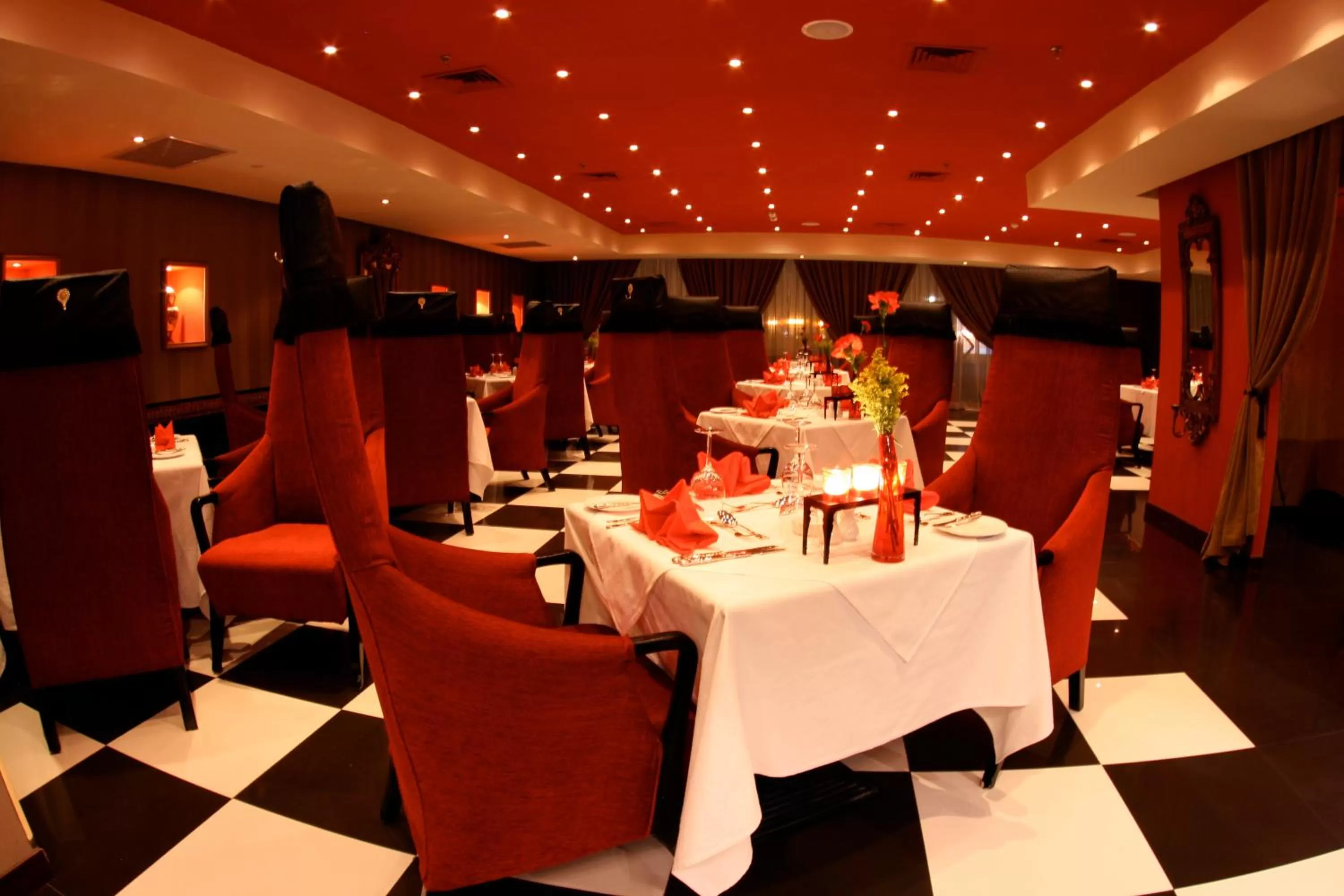 Restaurant/places to eat in The Convention Center & Royal Suites Hotel