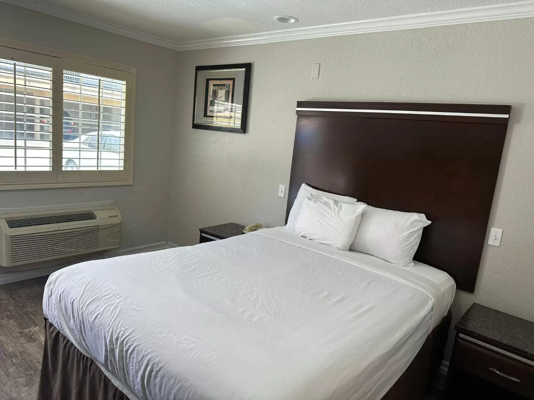 Photo of the whole room, Bed in Rodeway Inn National City San Diego South