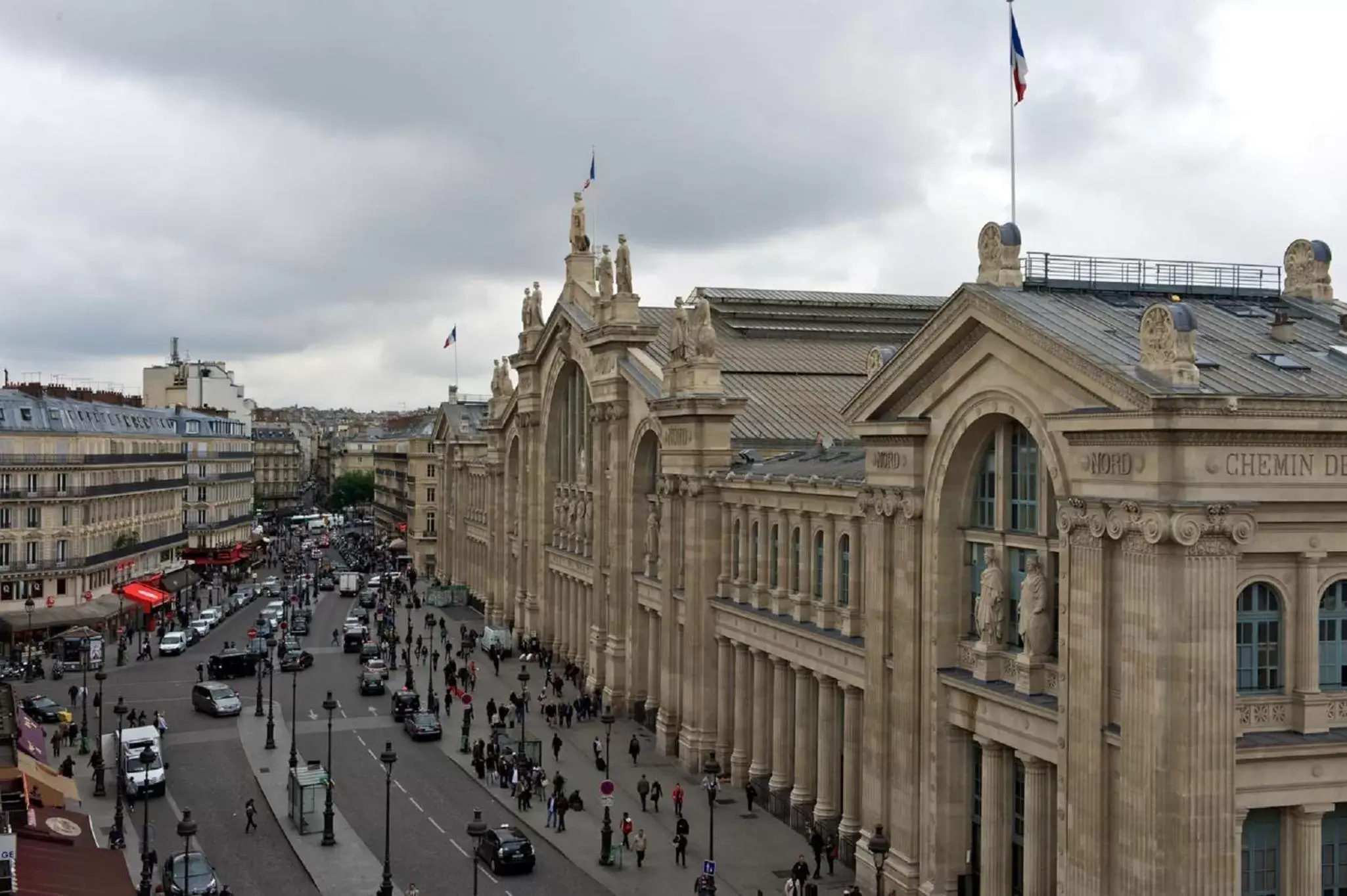 Street view in Hotel Richmond Gare du Nord