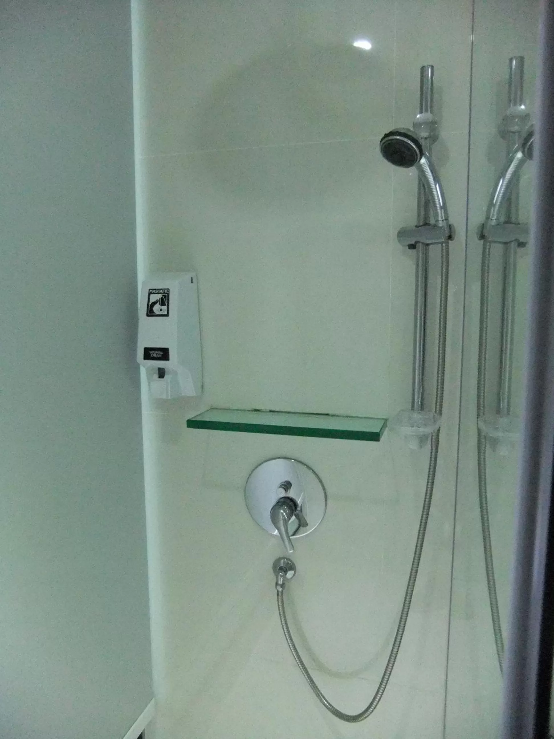 Shower in New Cape Inn
