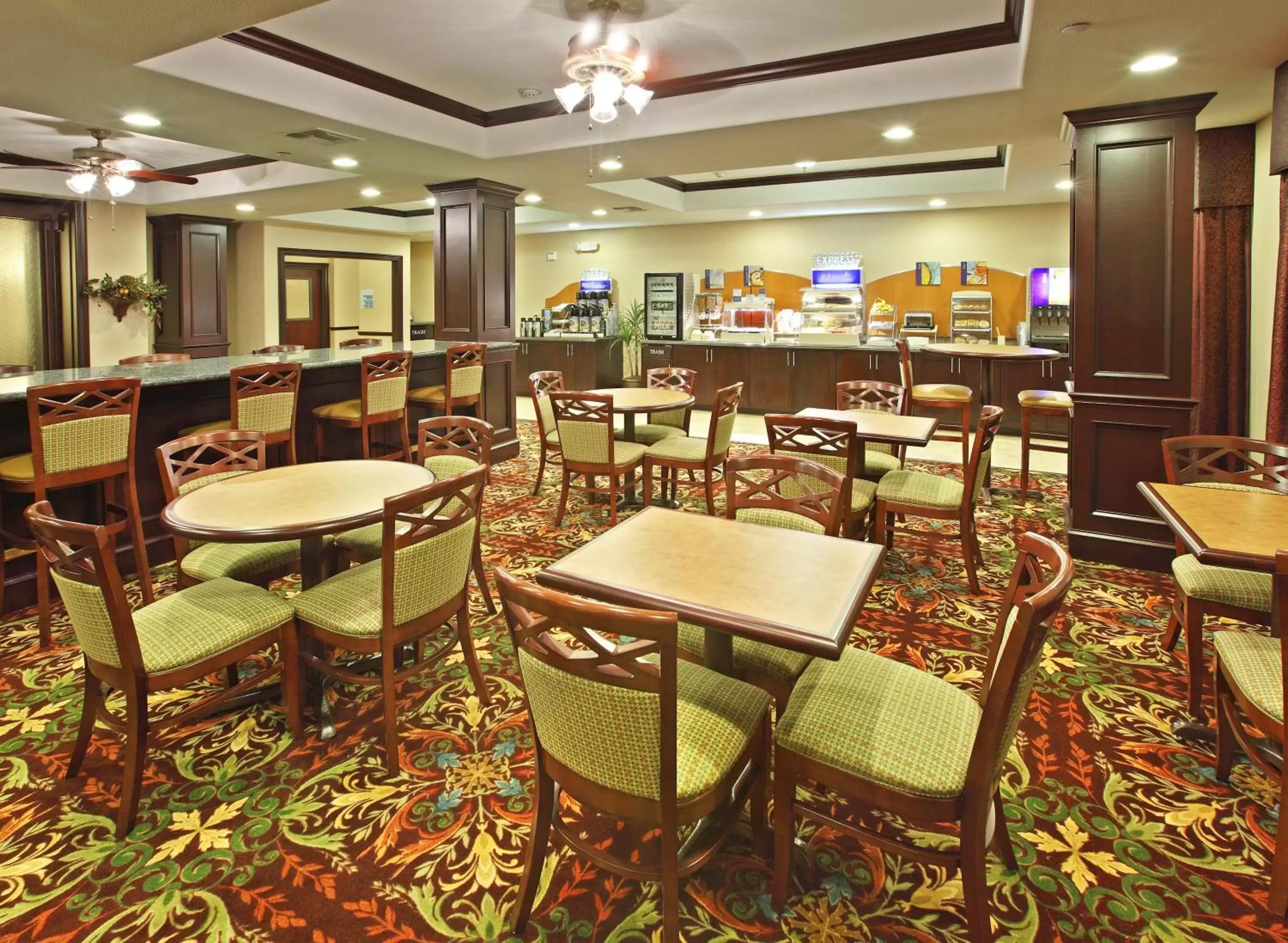 Breakfast, Restaurant/Places to Eat in Holiday Inn Express Hotel & Suites Henderson - Traffic Star, an IHG Hotel