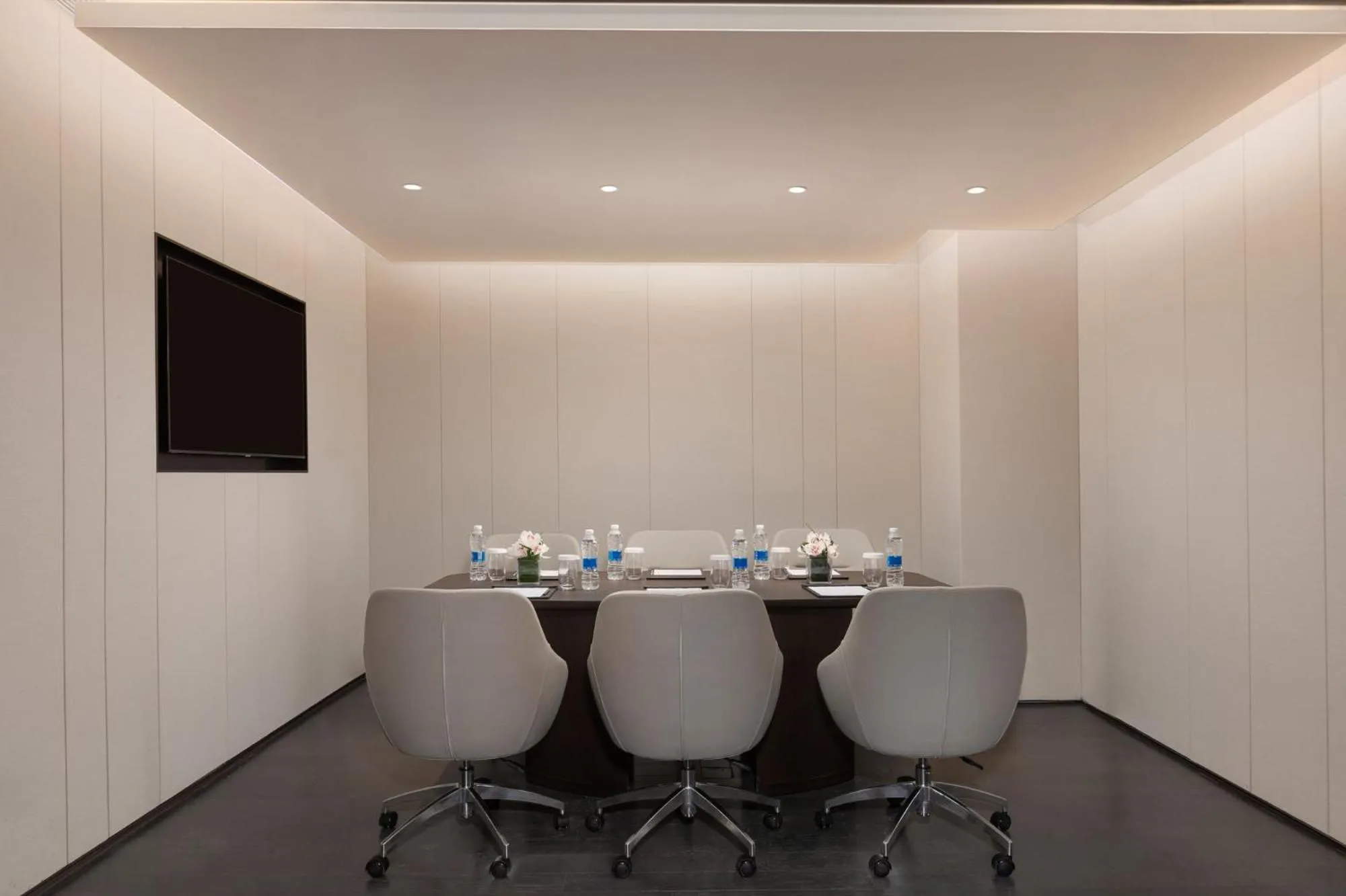 Meeting/conference room in HUALUXE Shanghai Changfeng Park - Park Lake View