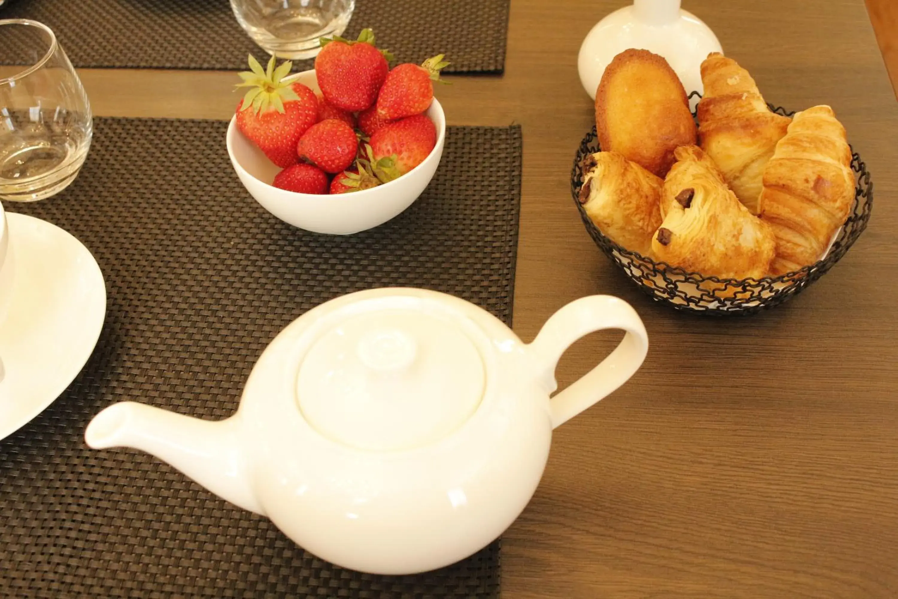 Continental breakfast in College des Doctrinaires