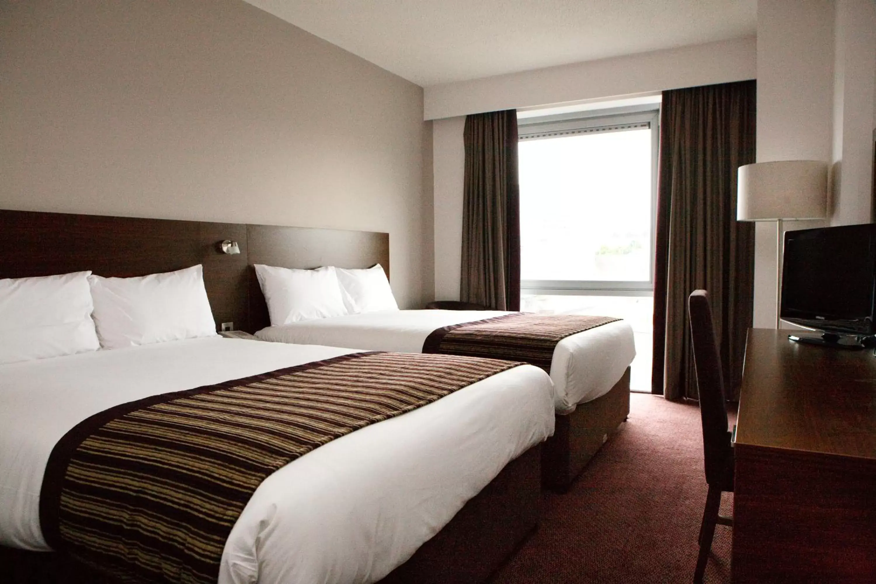 Bedroom, Bed in Leonardo Hotel Derby - Formerly Jurys Inn
