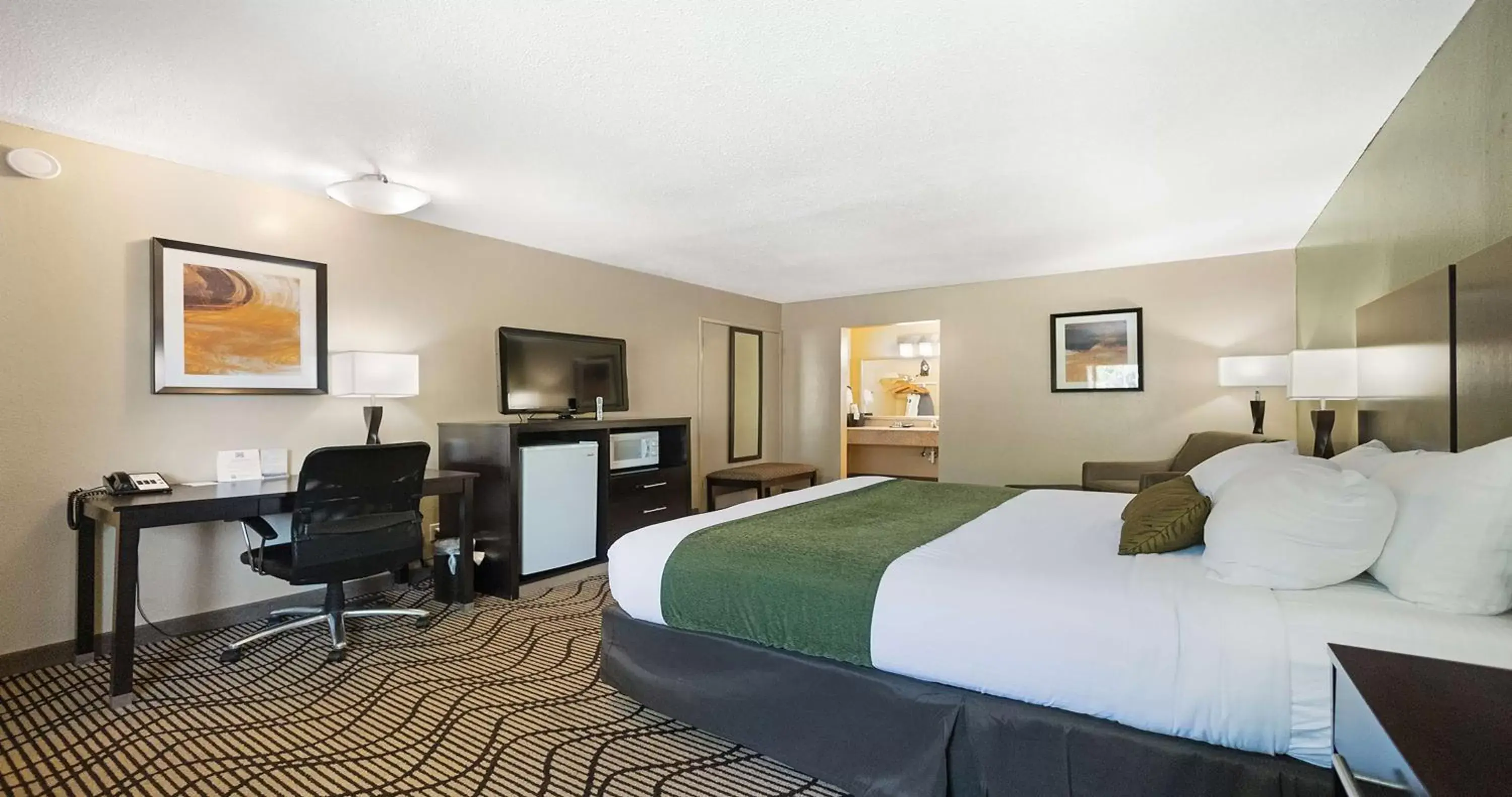 Bedroom in Best Western Gold Country Inn